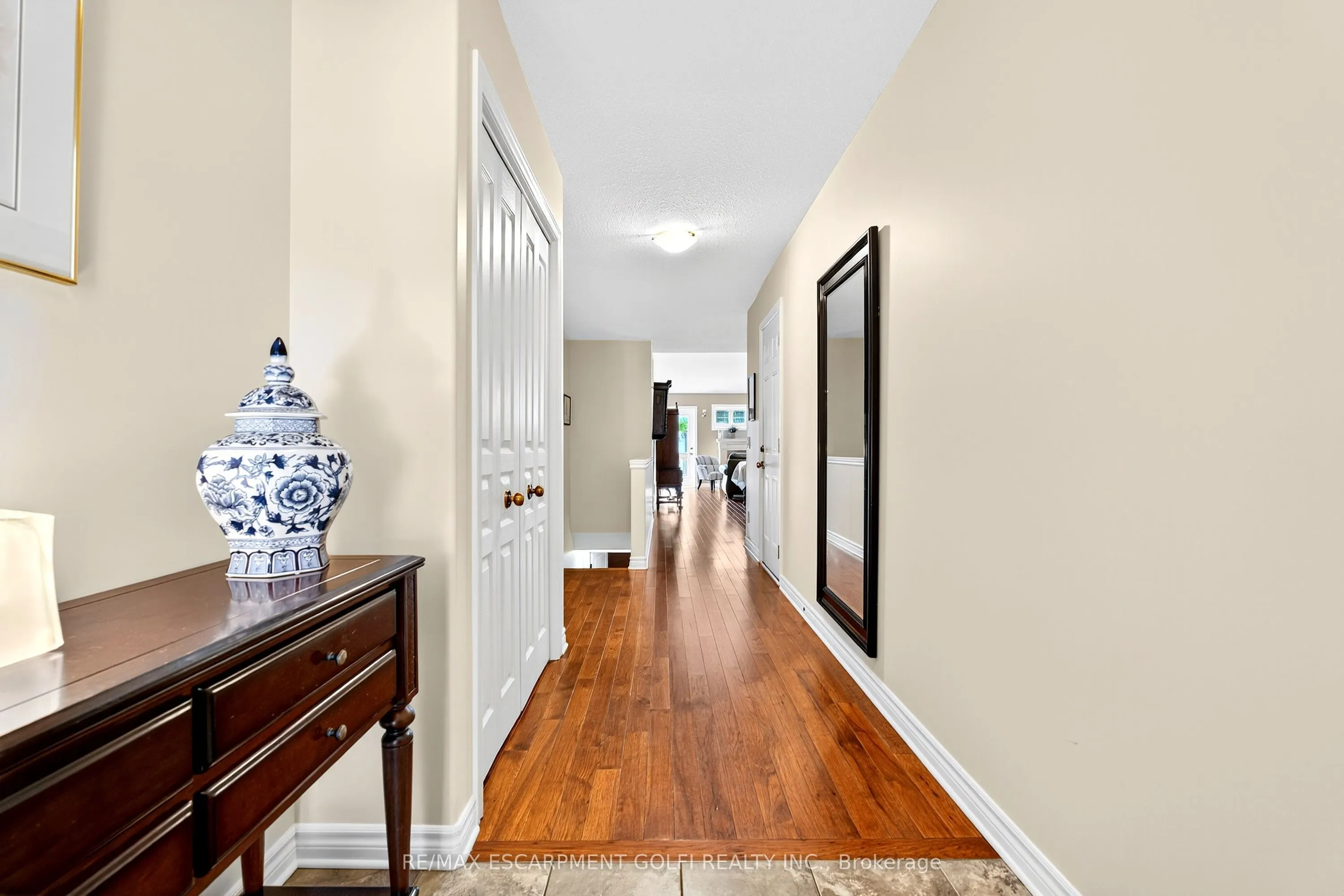 605 Welland Avenue, #33