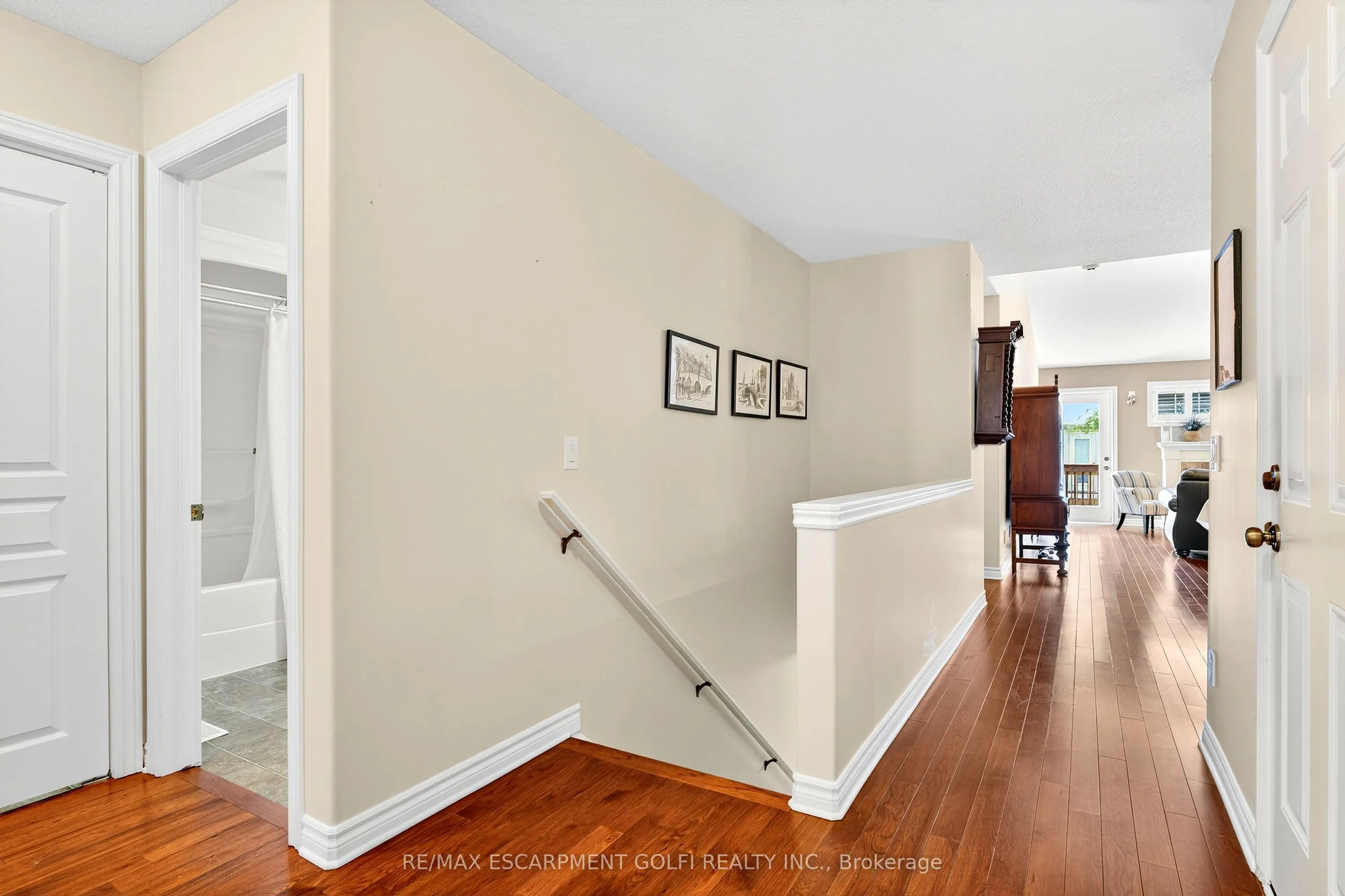 605 Welland Avenue, #33