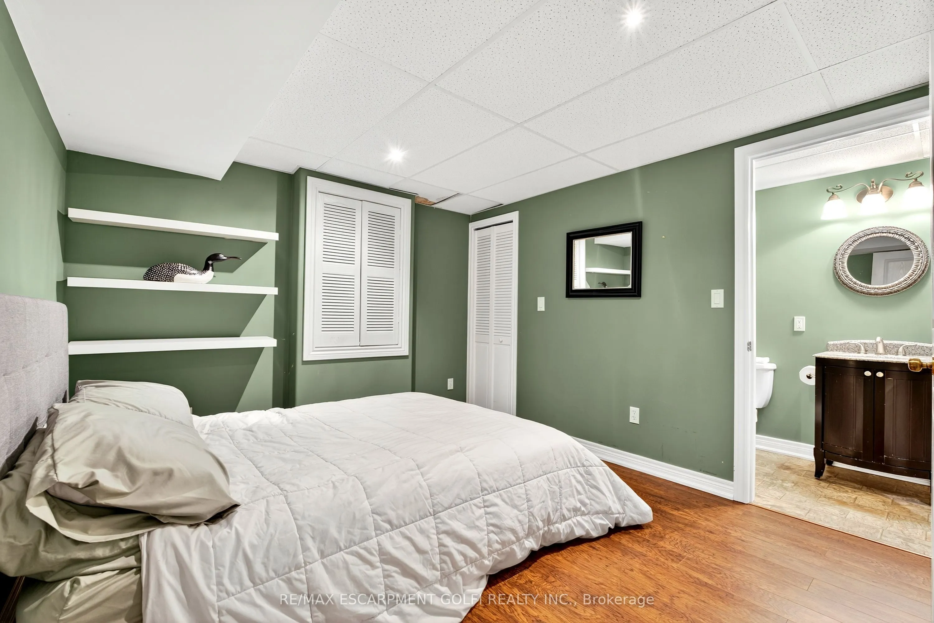 605 Welland Avenue, #33
