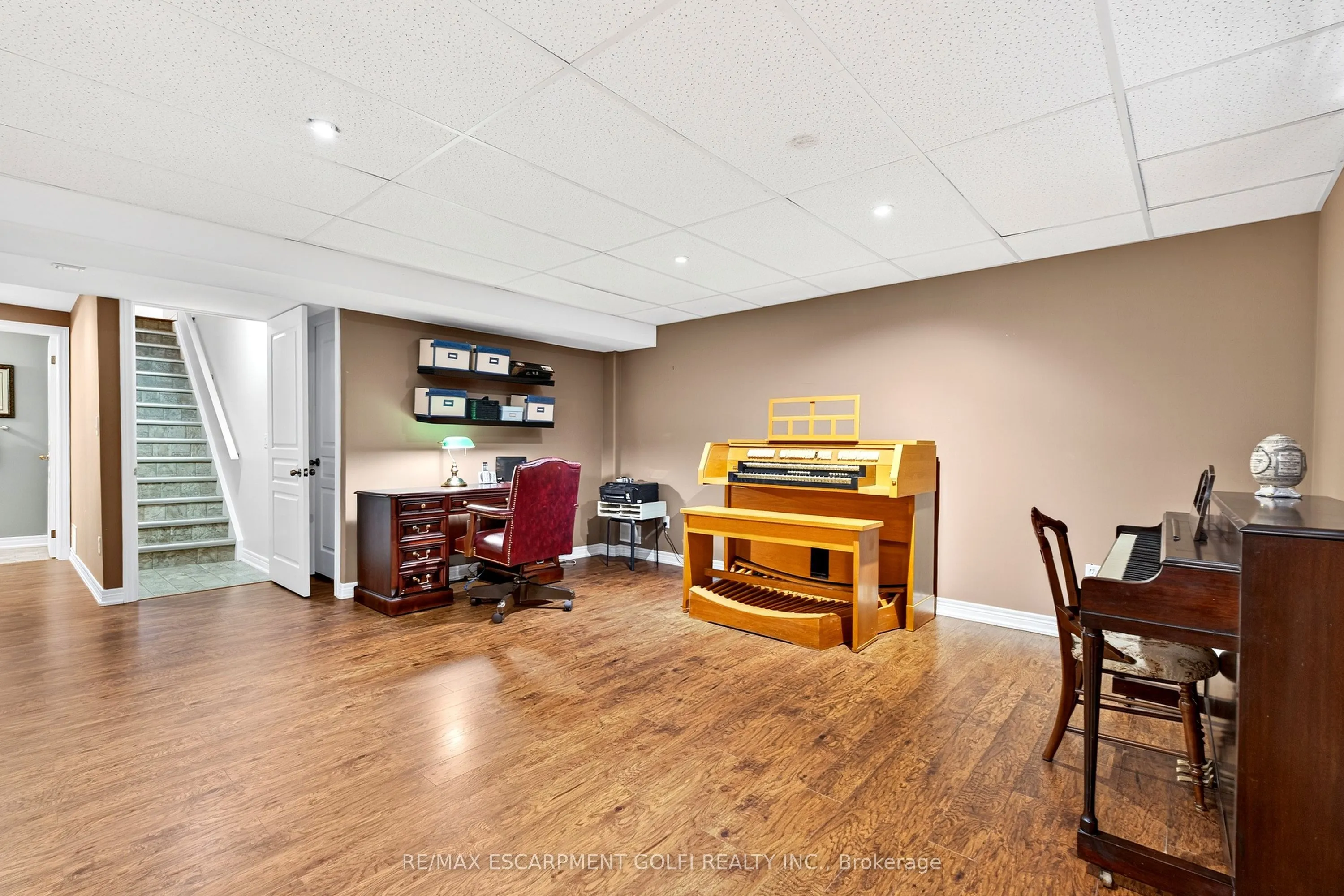 605 Welland Avenue, #33