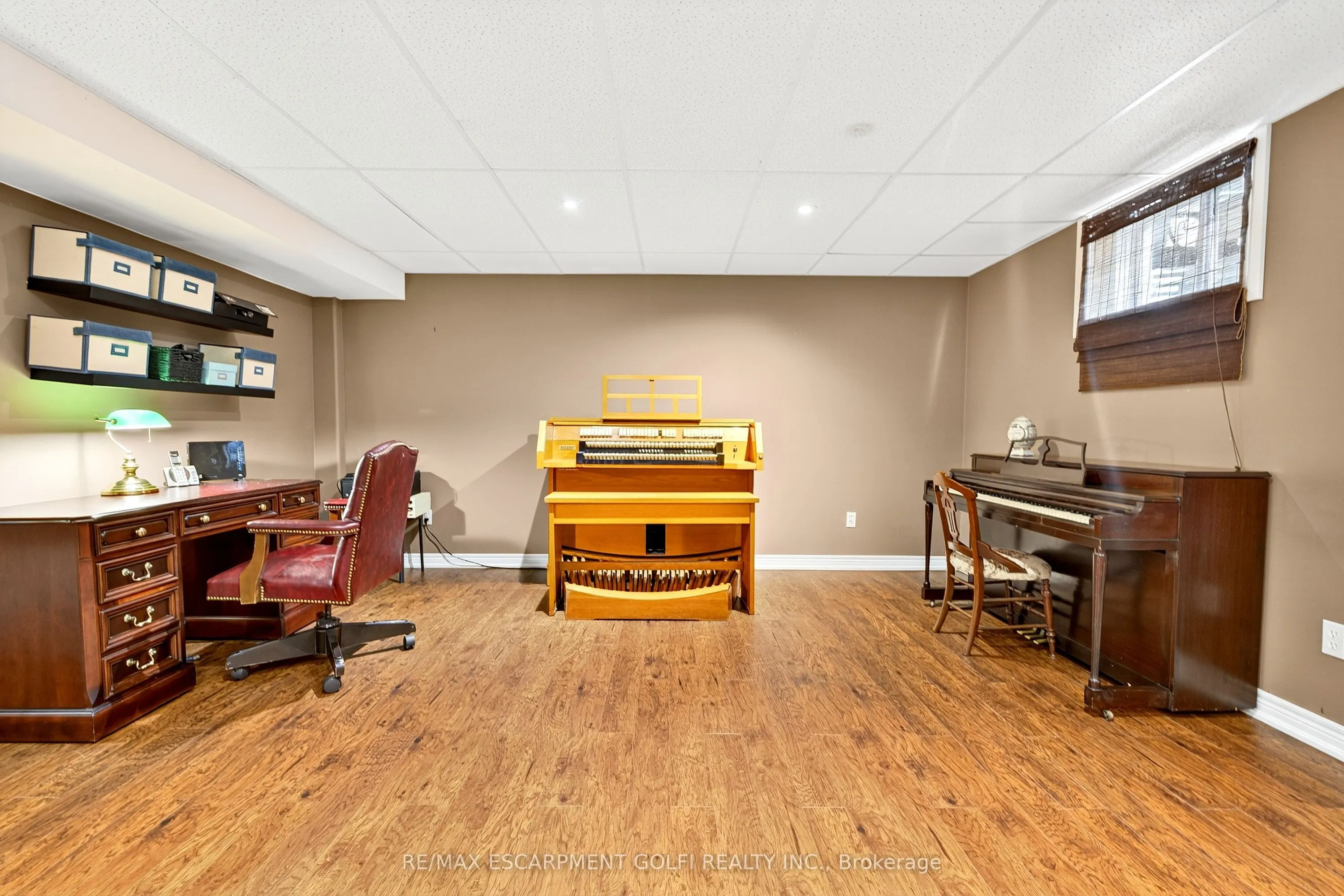 605 Welland Avenue, #33