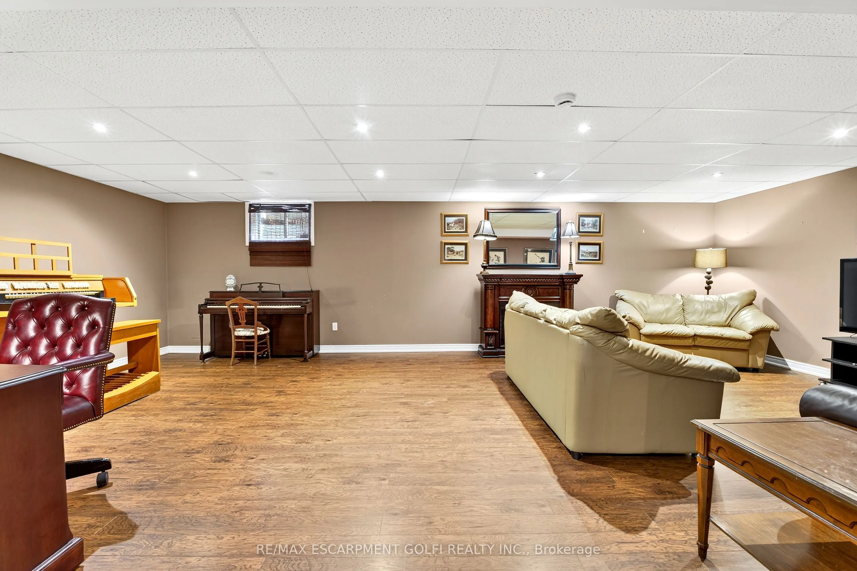 605 Welland Avenue, #33