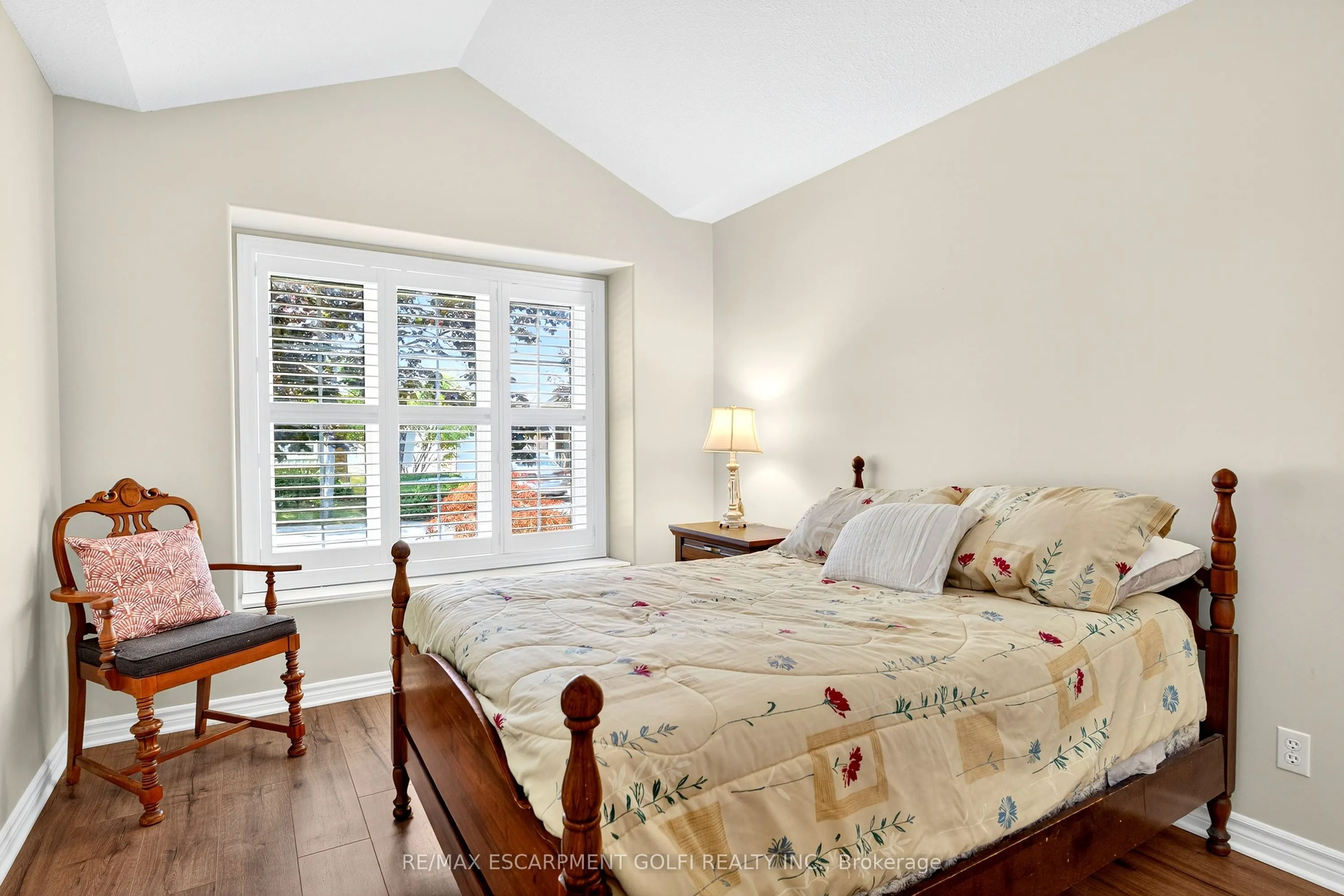 605 Welland Avenue, #33
