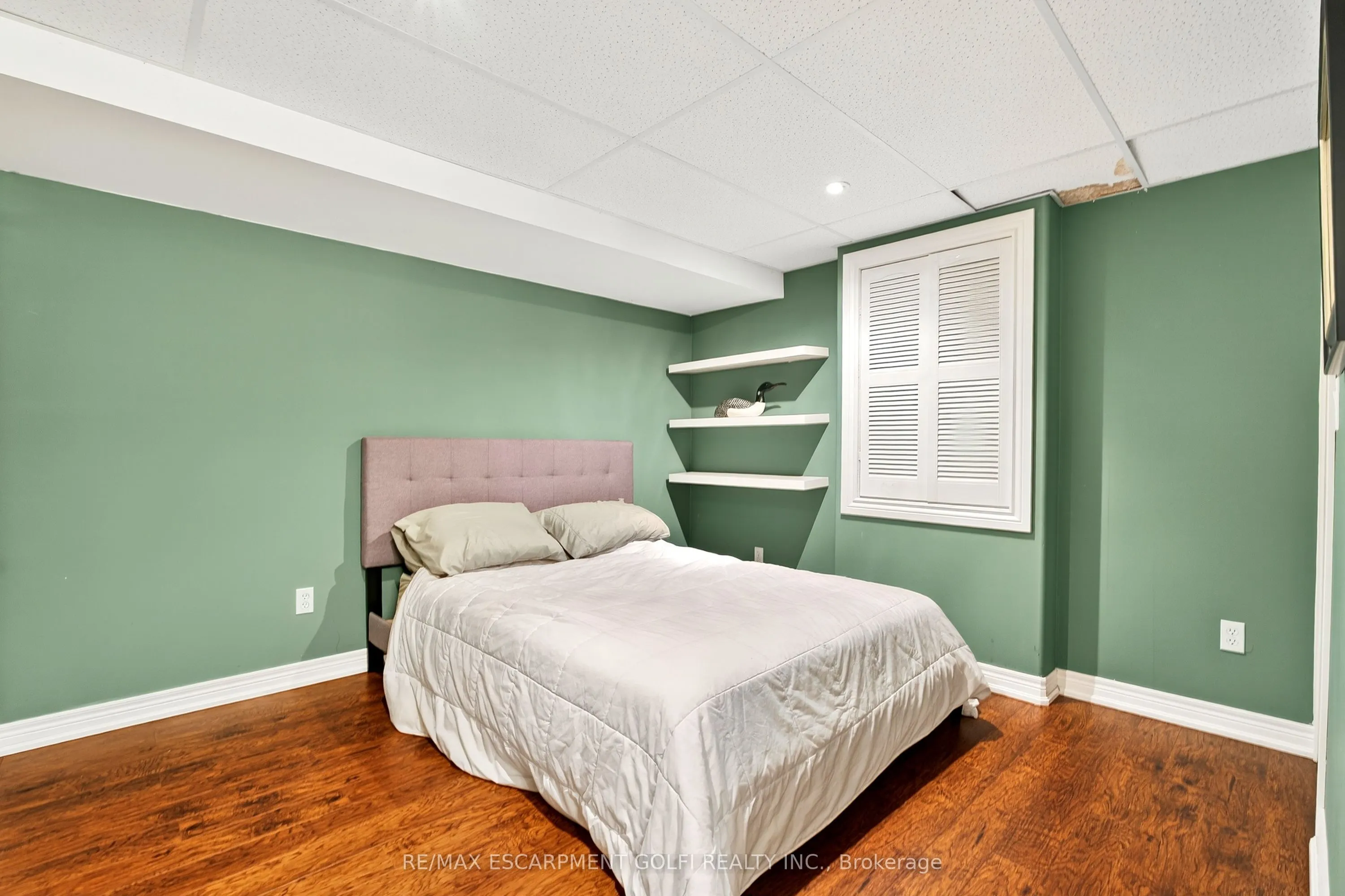 605 Welland Avenue, #33