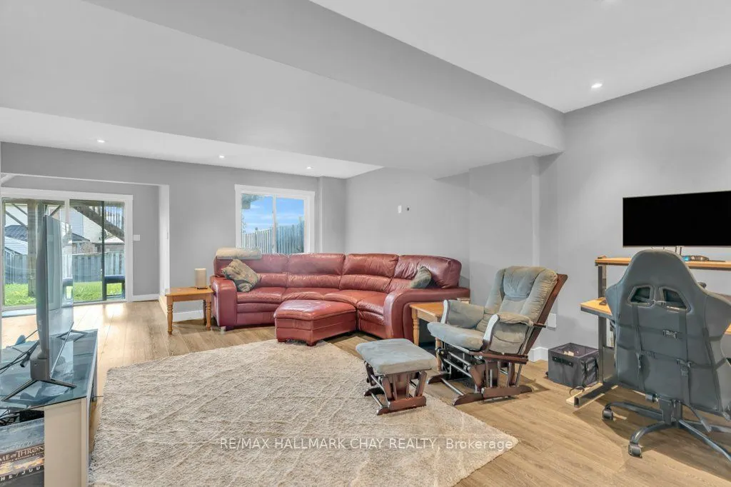 3 Davison Drive