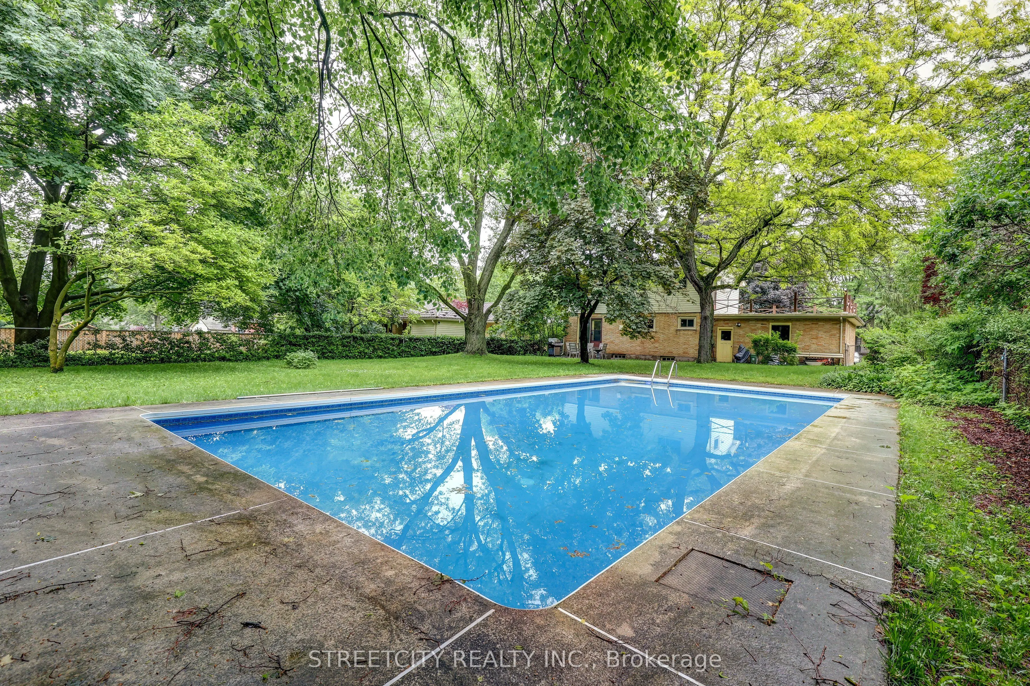 76 Bloomfield Drive
