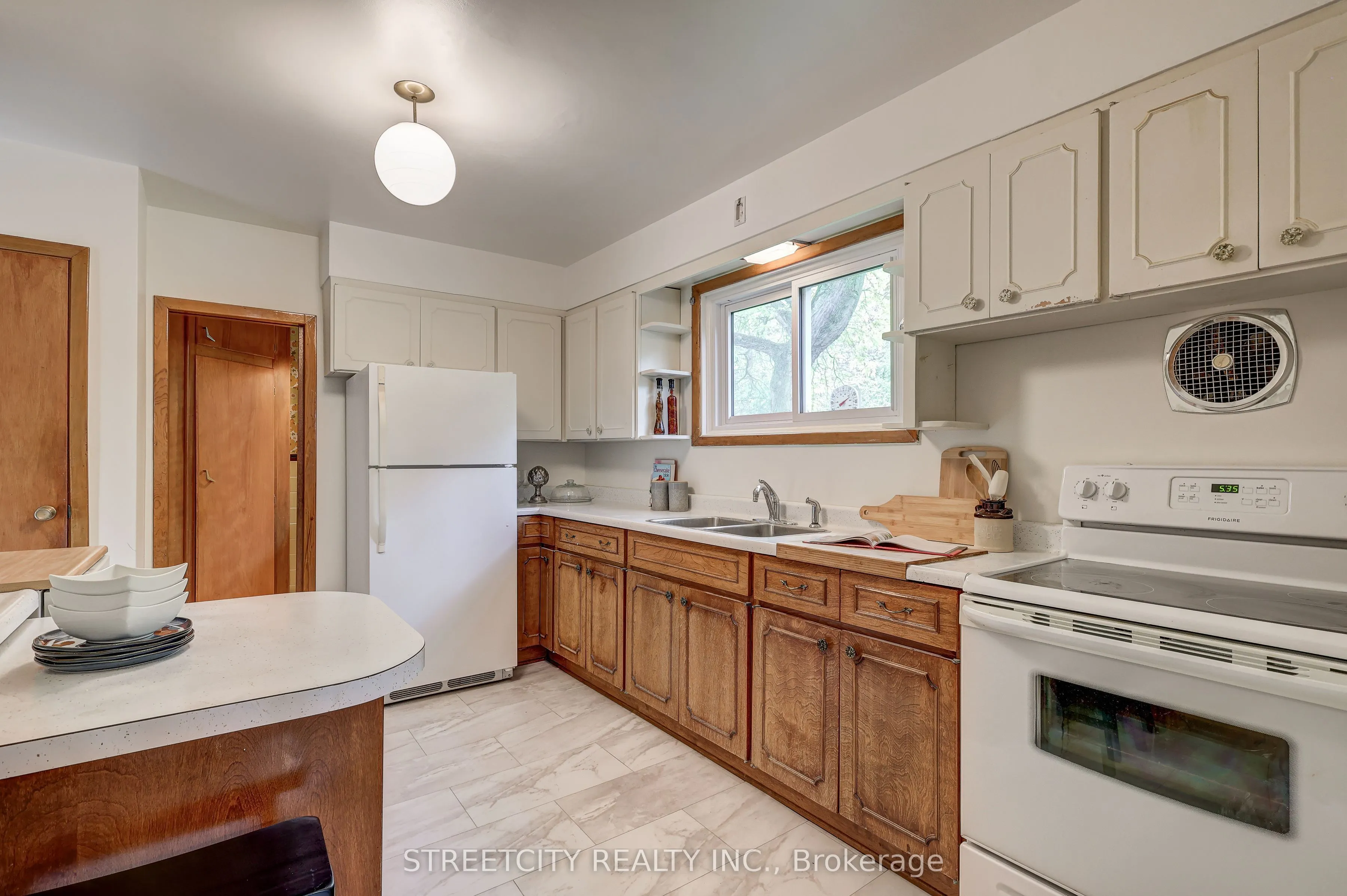 76 Bloomfield Drive