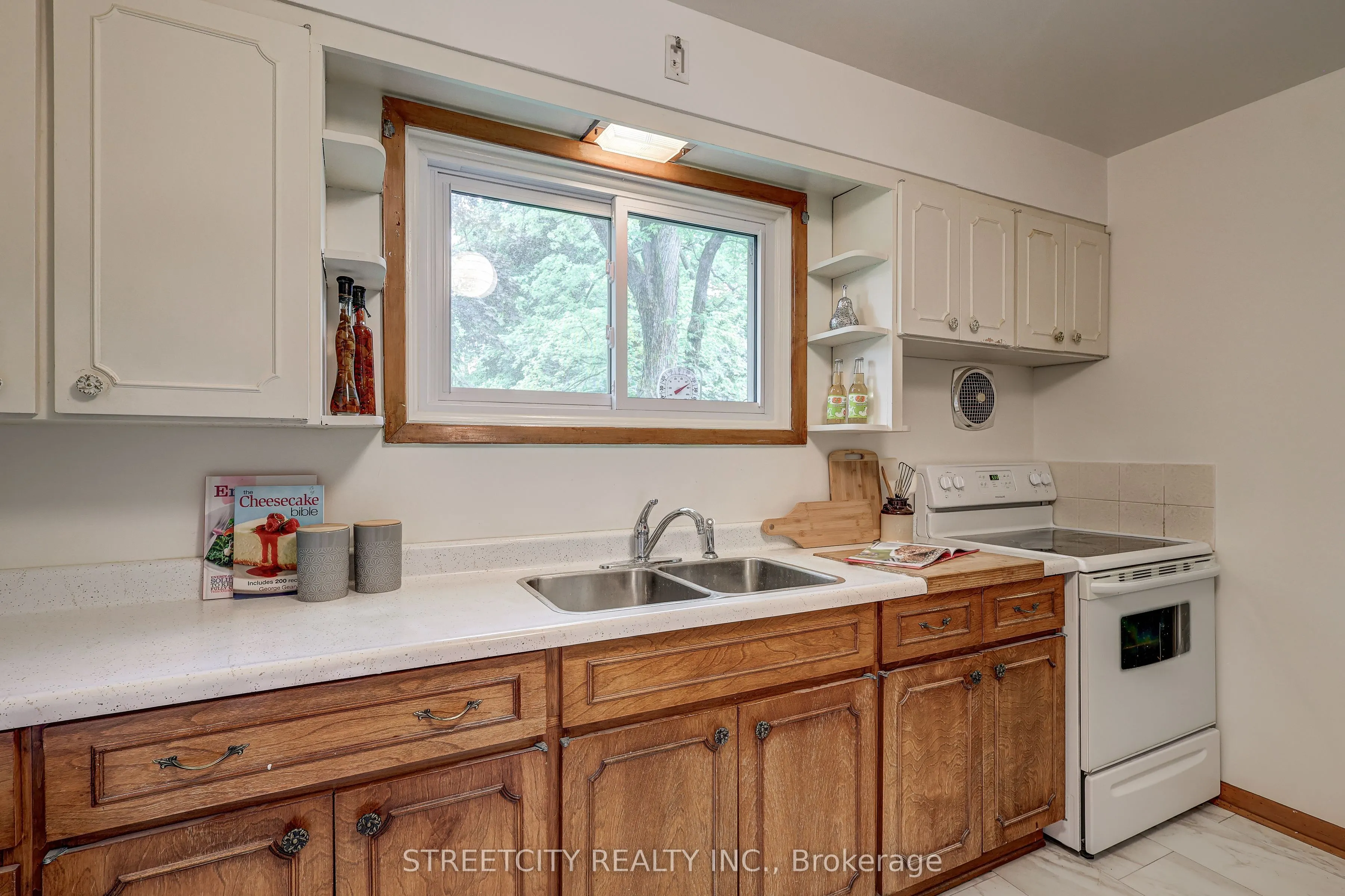 76 Bloomfield Drive