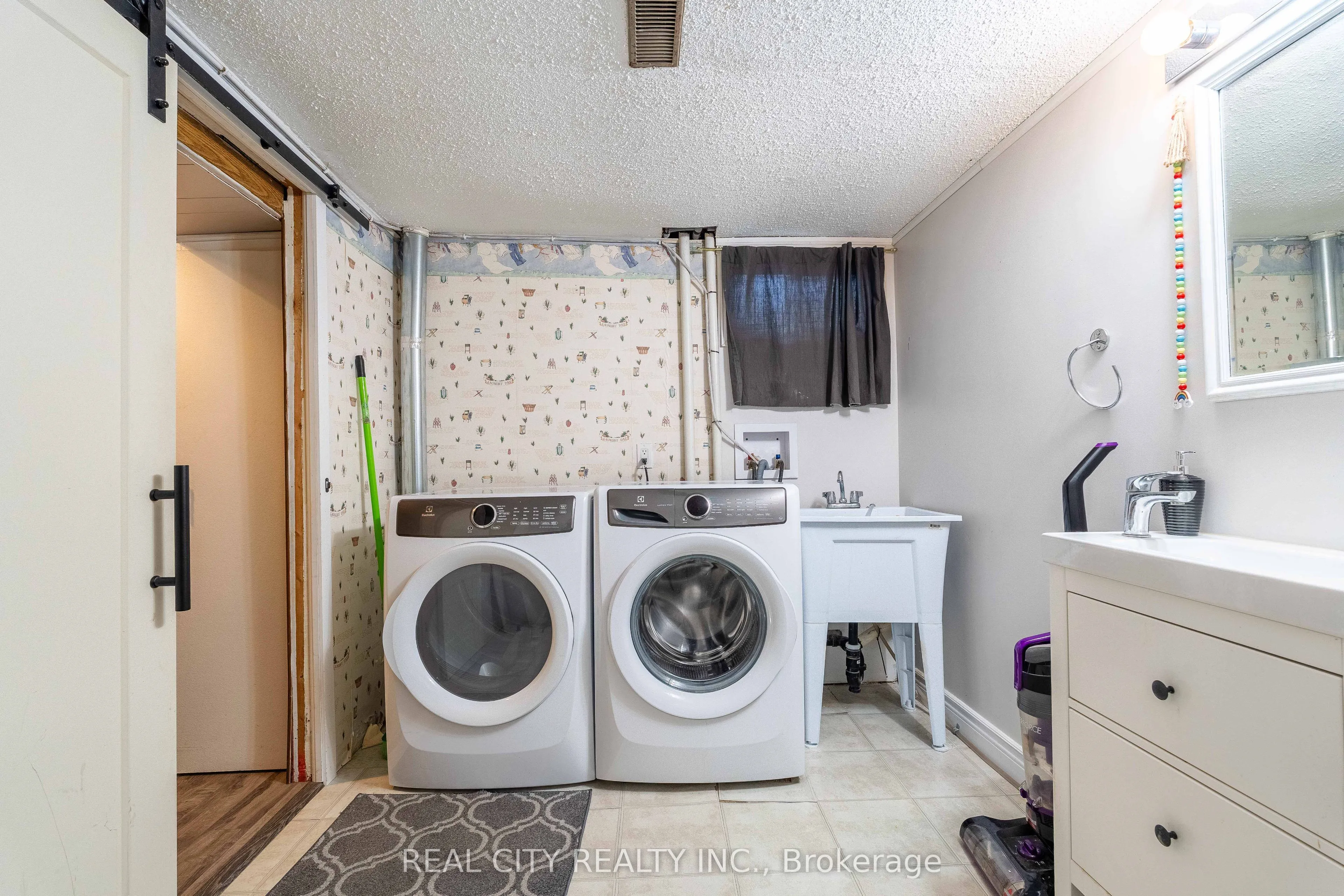 273 Elgin Street, #53