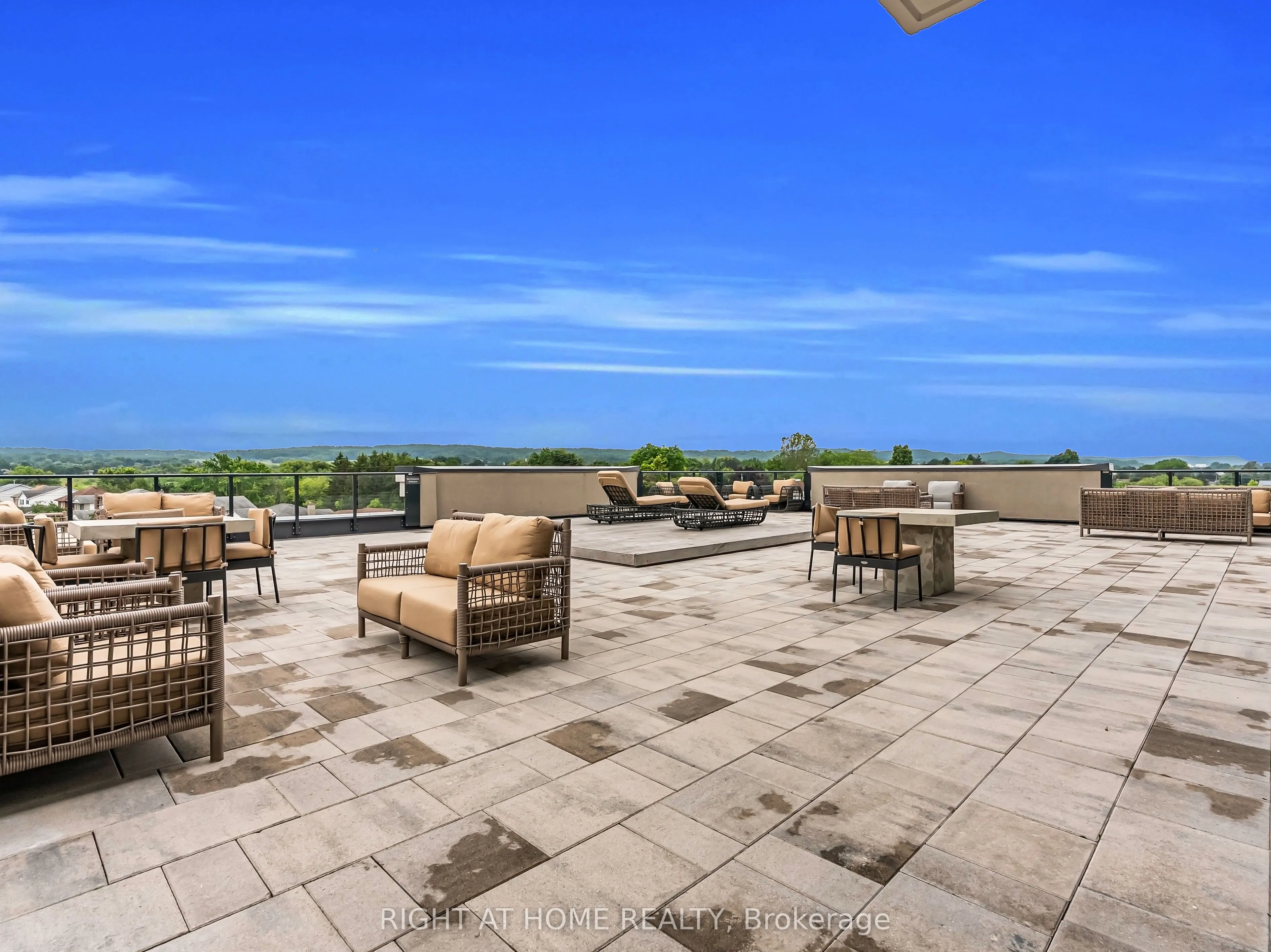 5055 Greenlane Road, #208