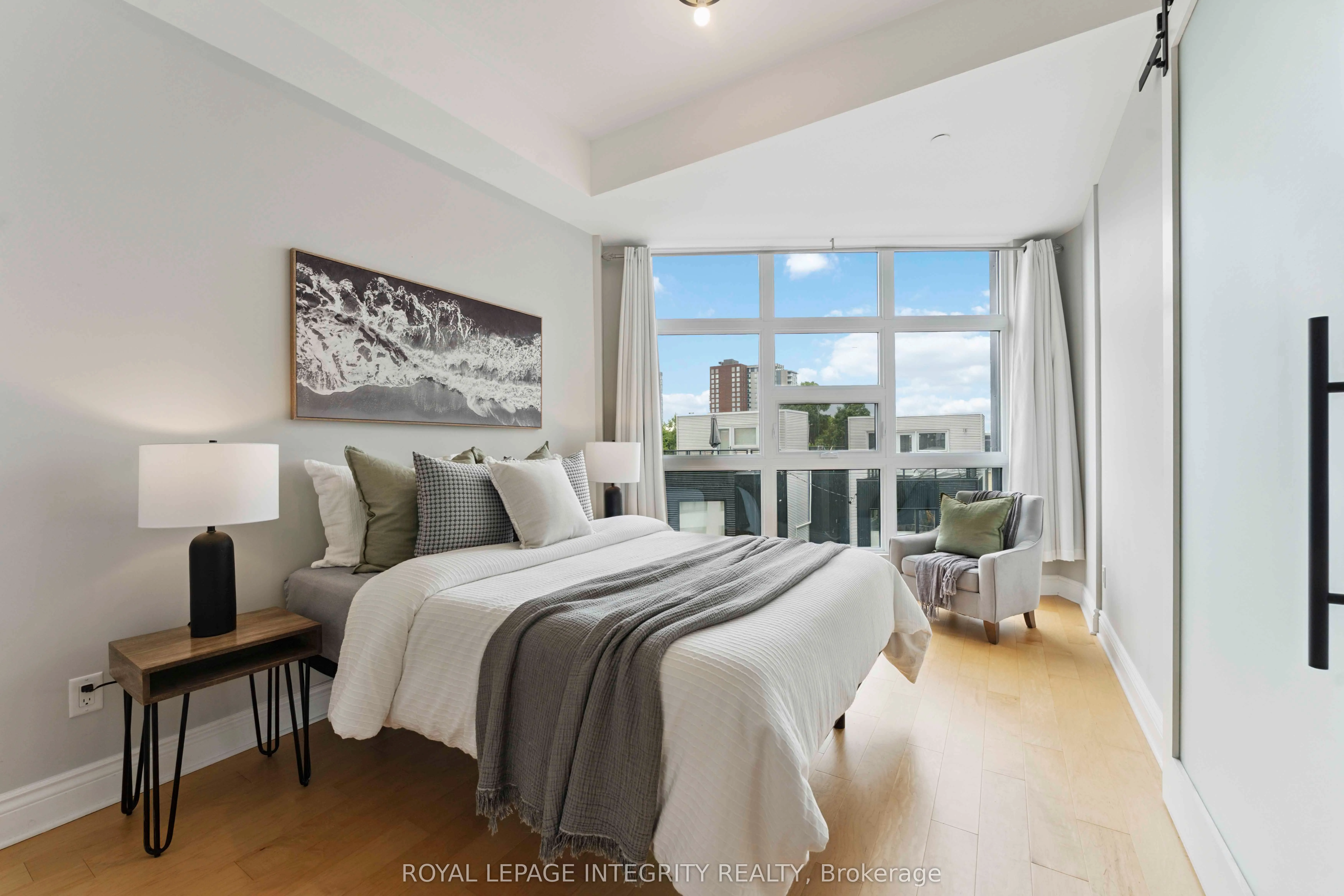 101 Pinhey Street, #302