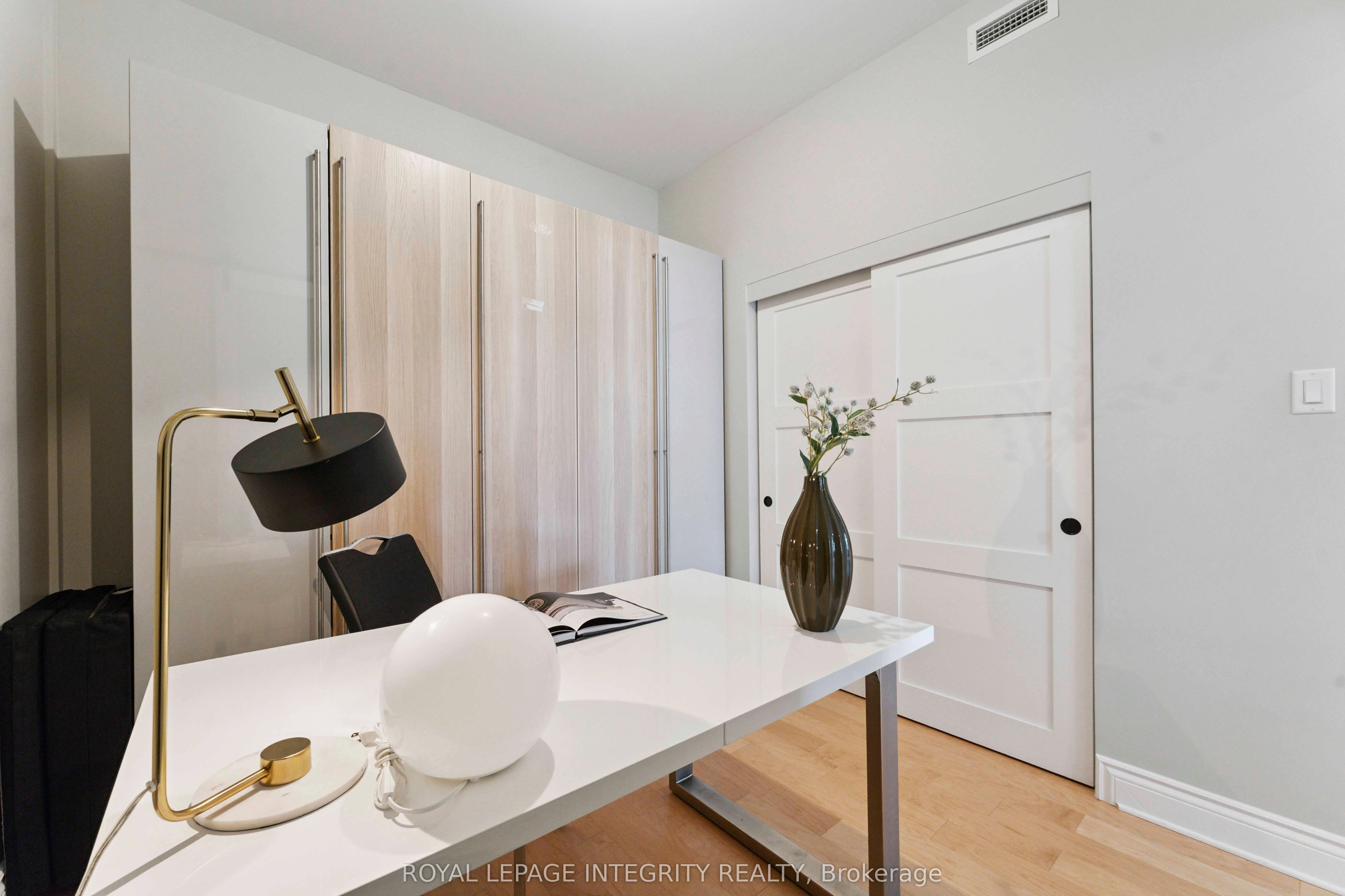 101 Pinhey Street, #302