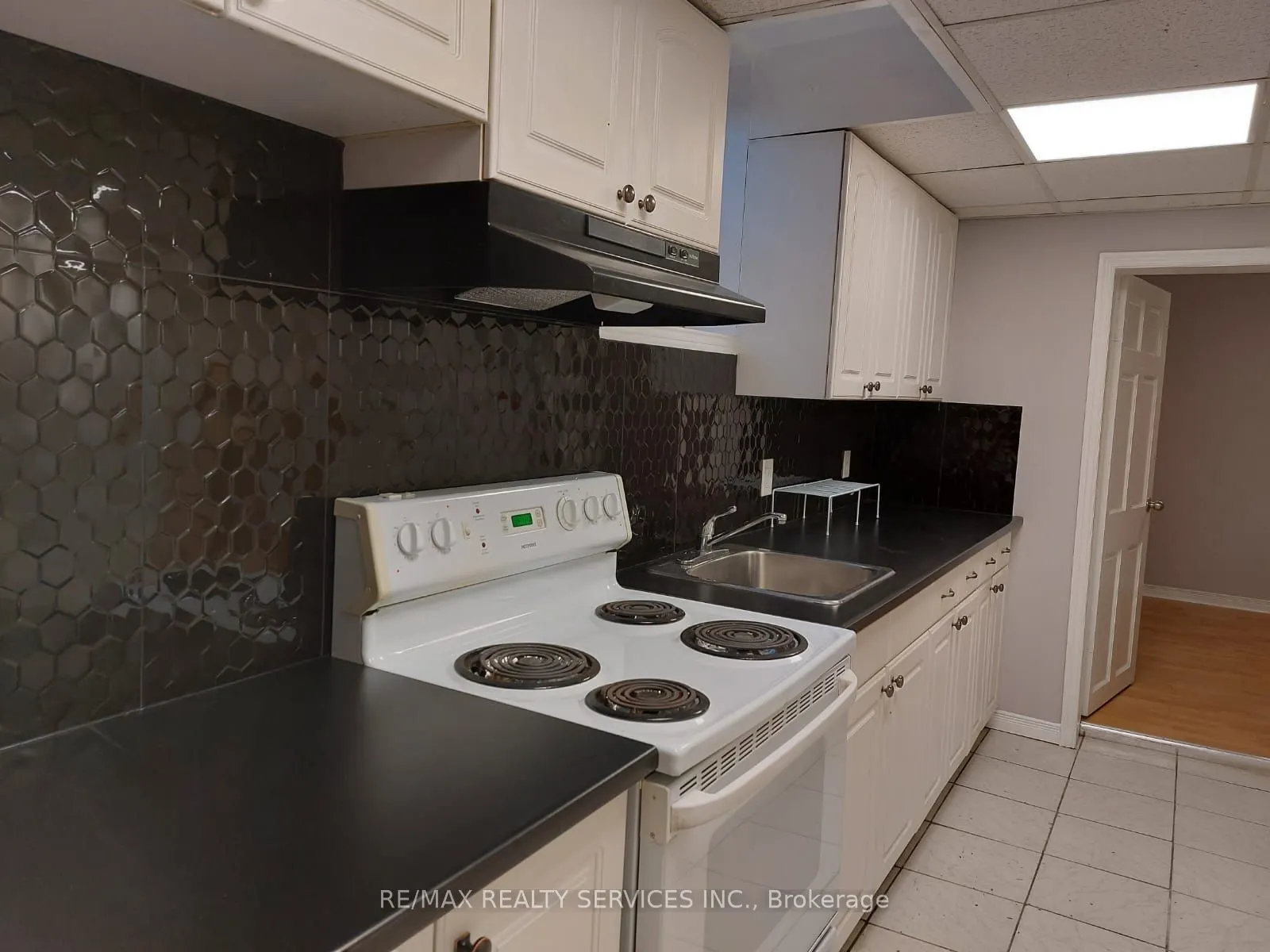 21 Beverley Street, #(Lower Level)