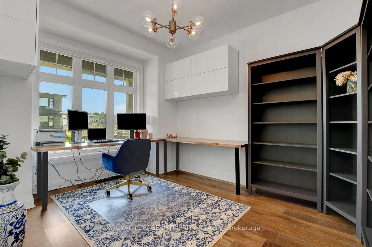 275 Ginebik Way