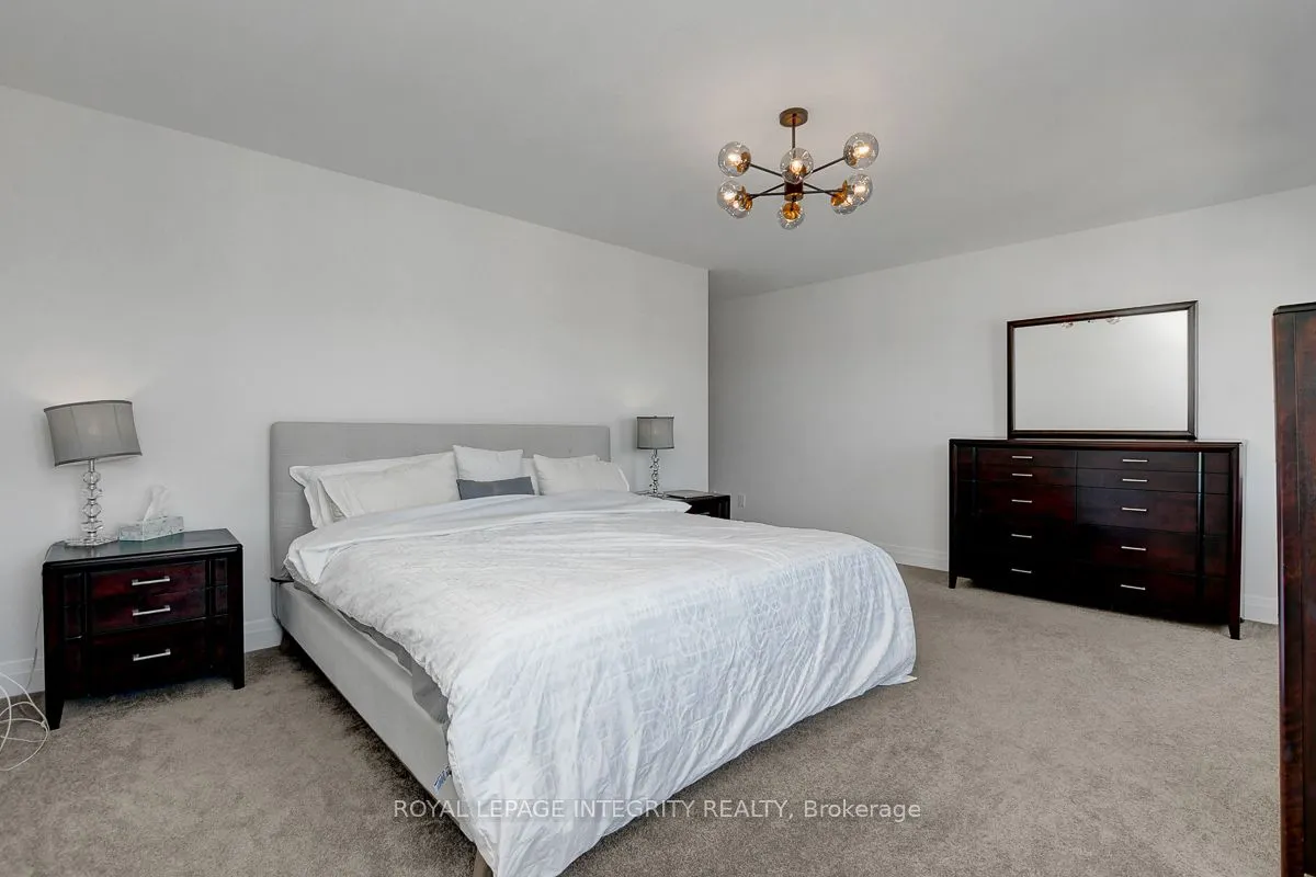 275 Ginebik Way