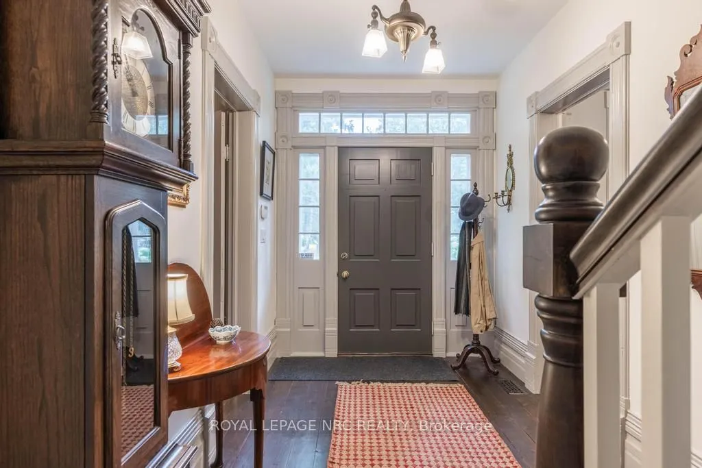 85 Queenston Street