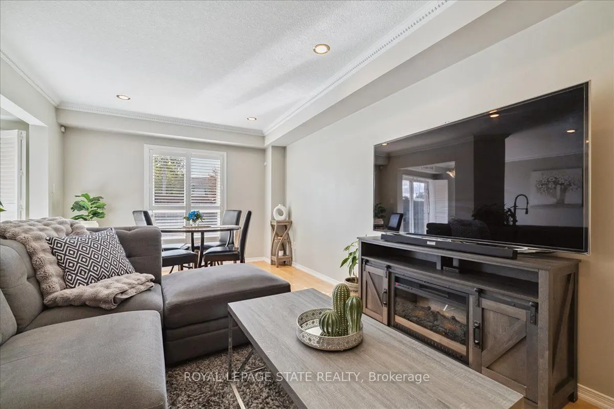 42 Meadow Wood Crescent