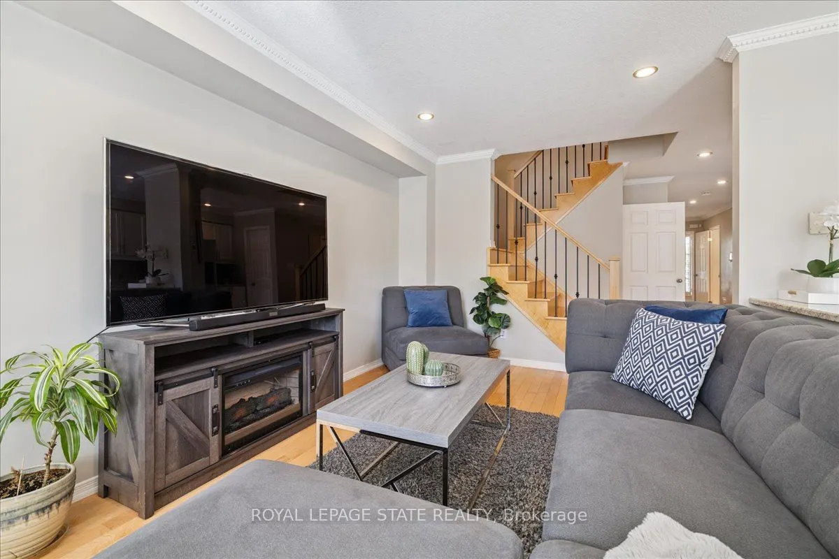 42 Meadow Wood Crescent