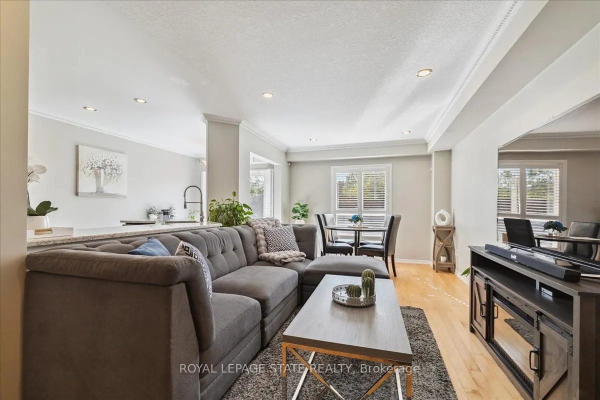 42 Meadow Wood Crescent