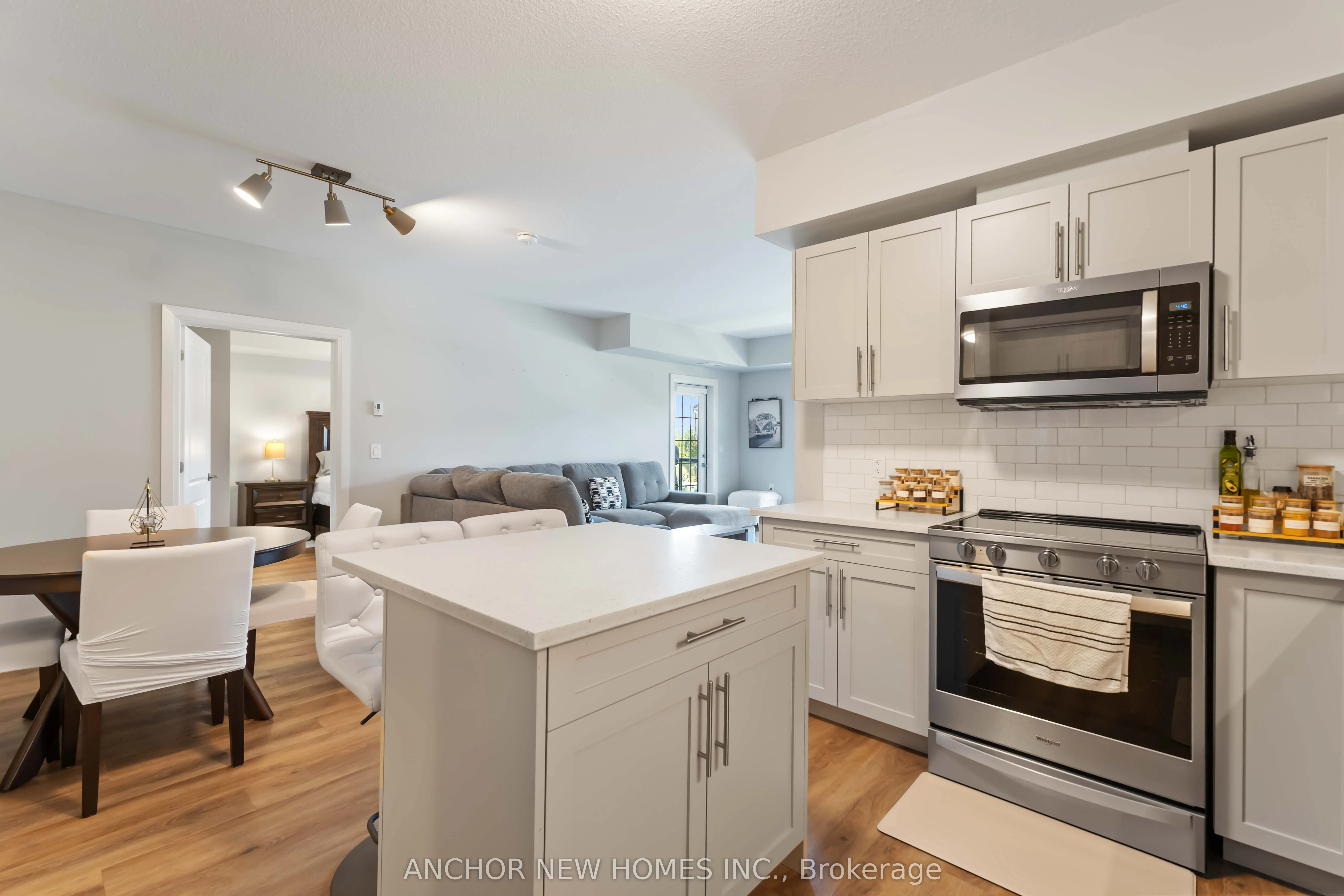 120 Summersides Boulevard, #106