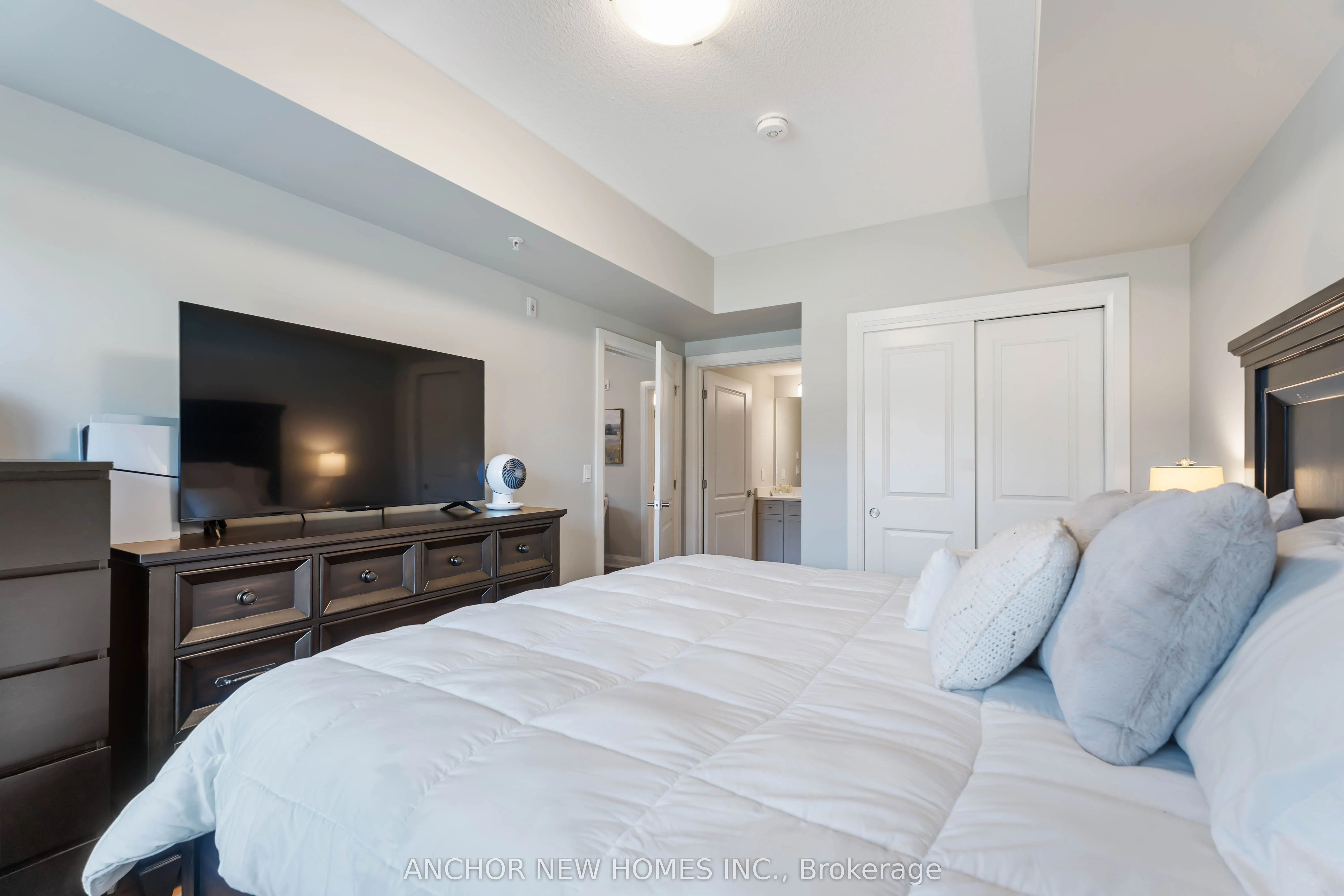 120 Summersides Boulevard, #106