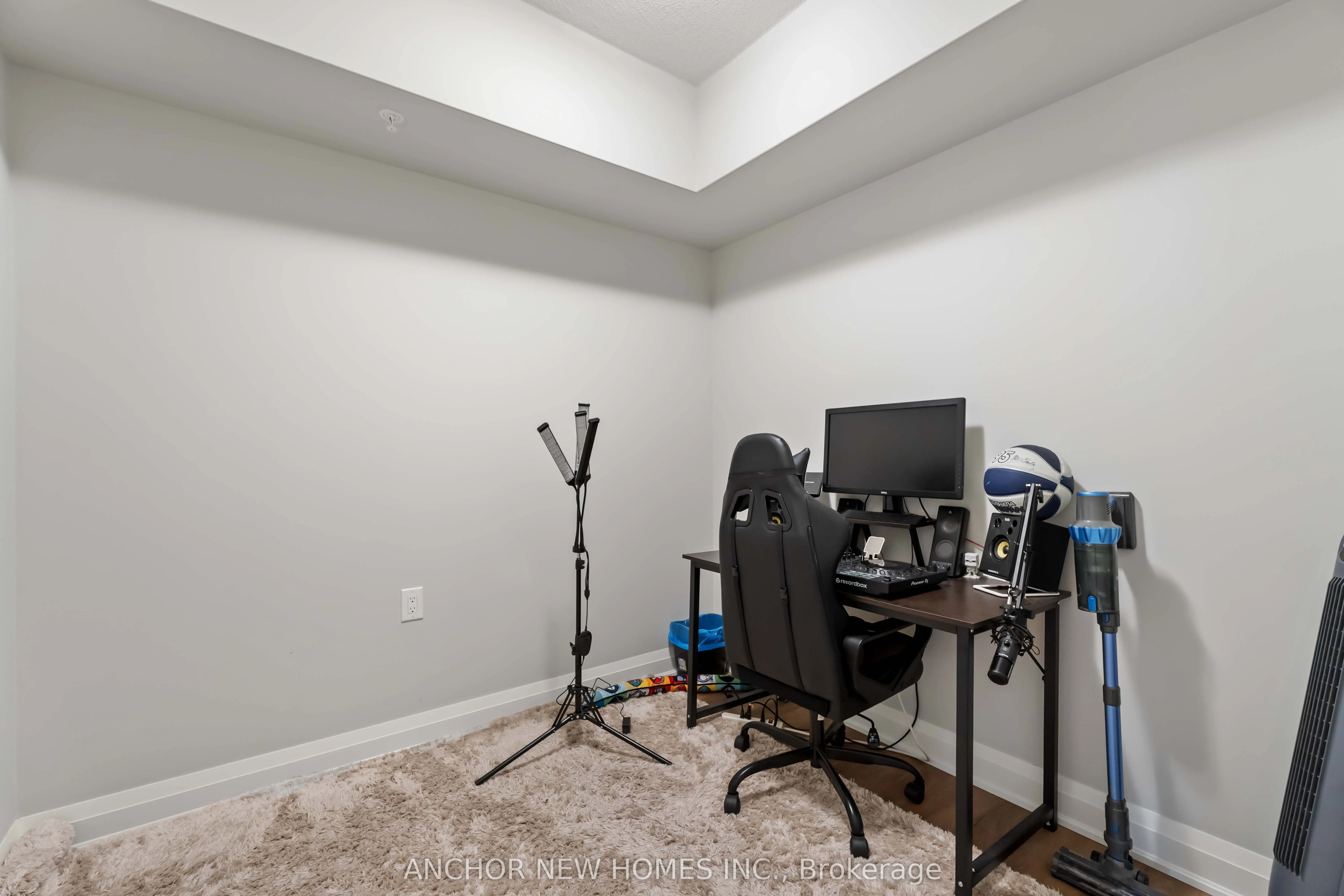 120 Summersides Boulevard, #106