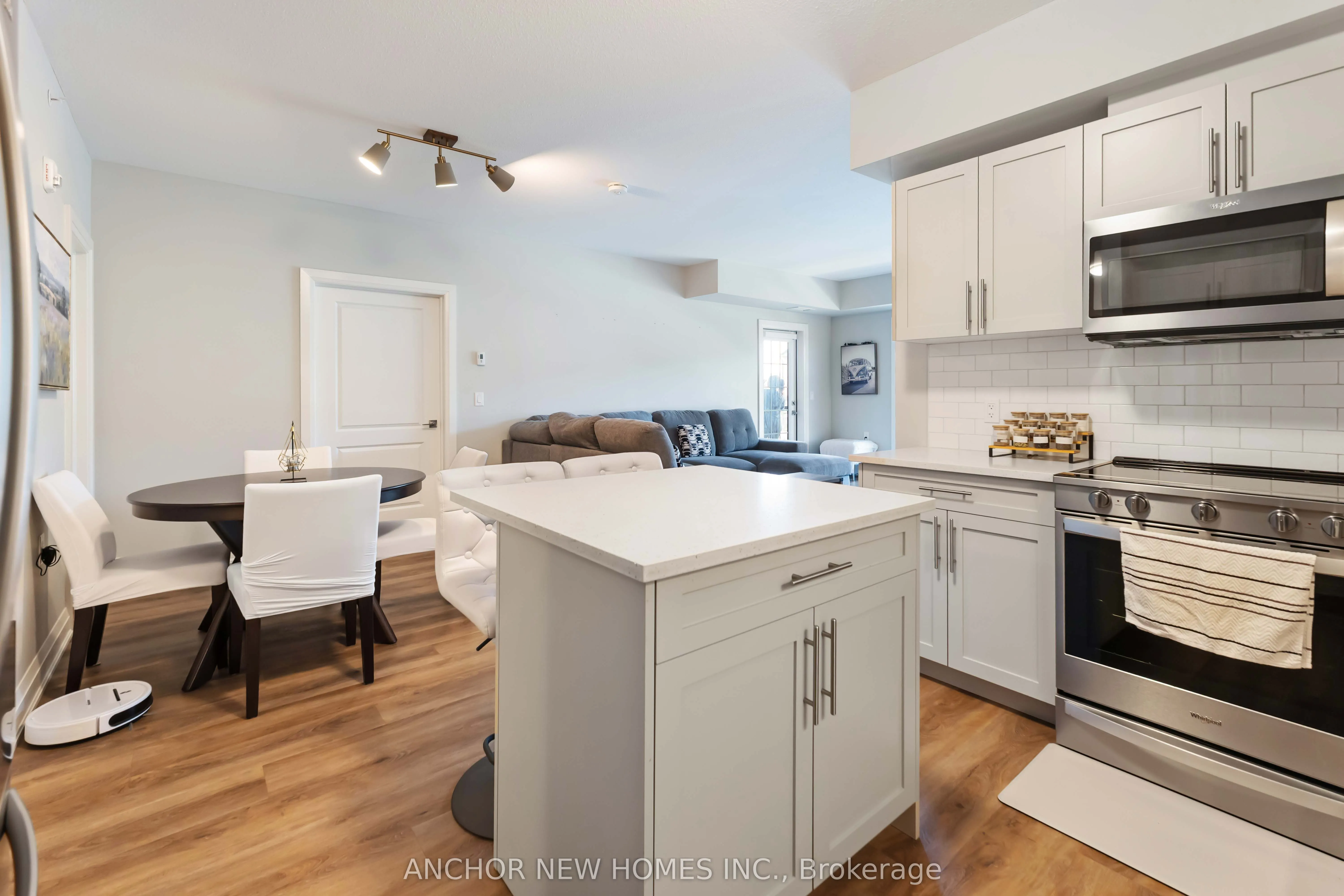 120 Summersides Boulevard, #106