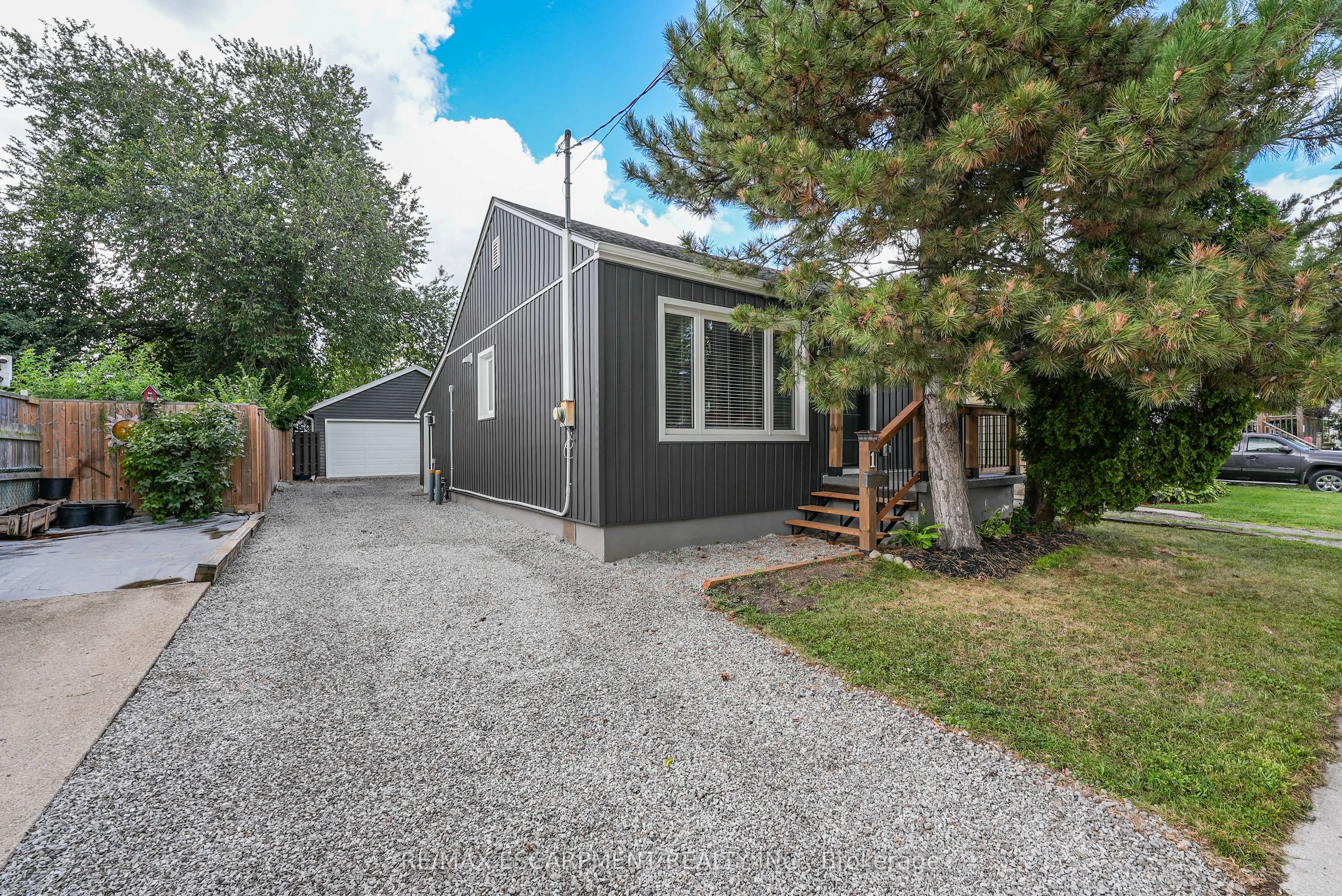 1 Waverley Road