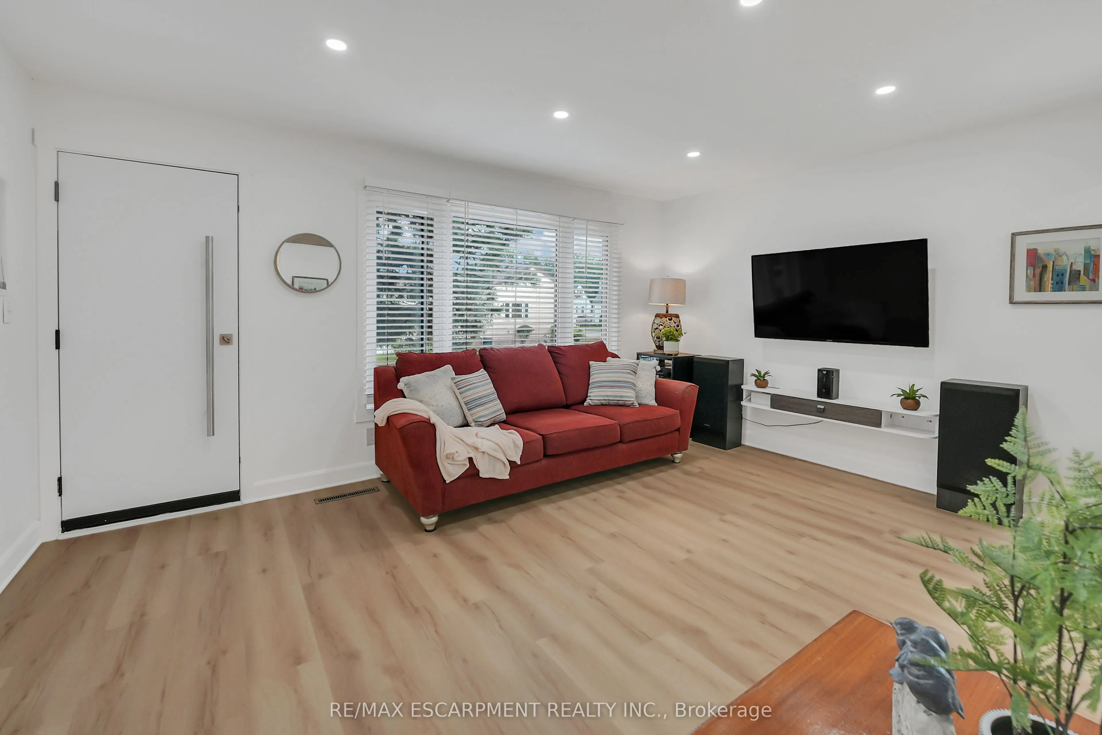 1 Waverley Road