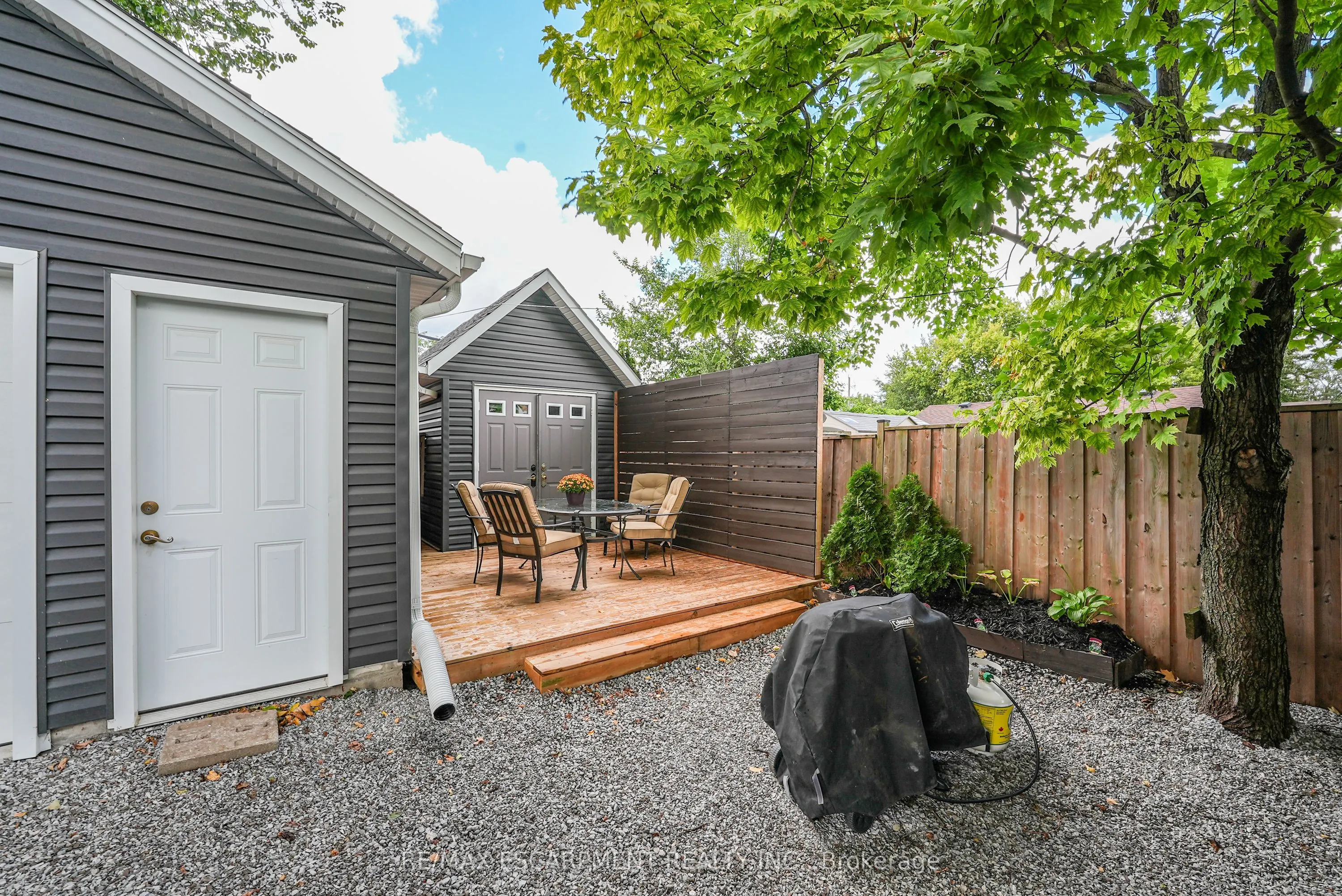 1 Waverley Road