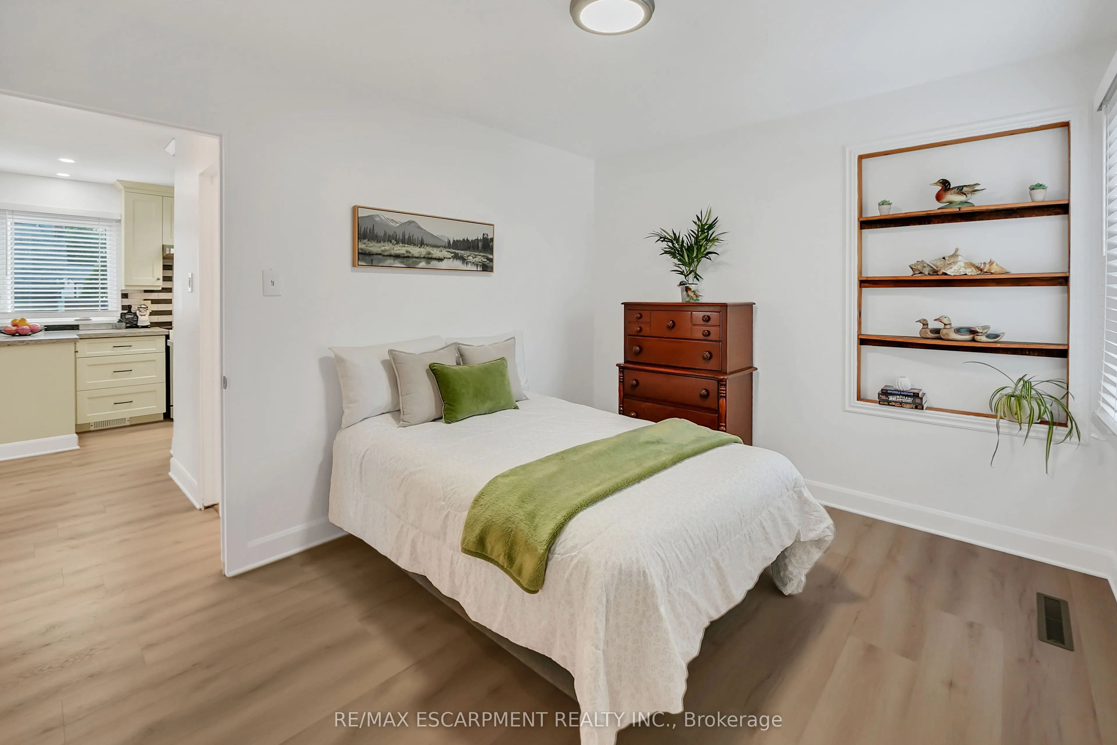 1 Waverley Road