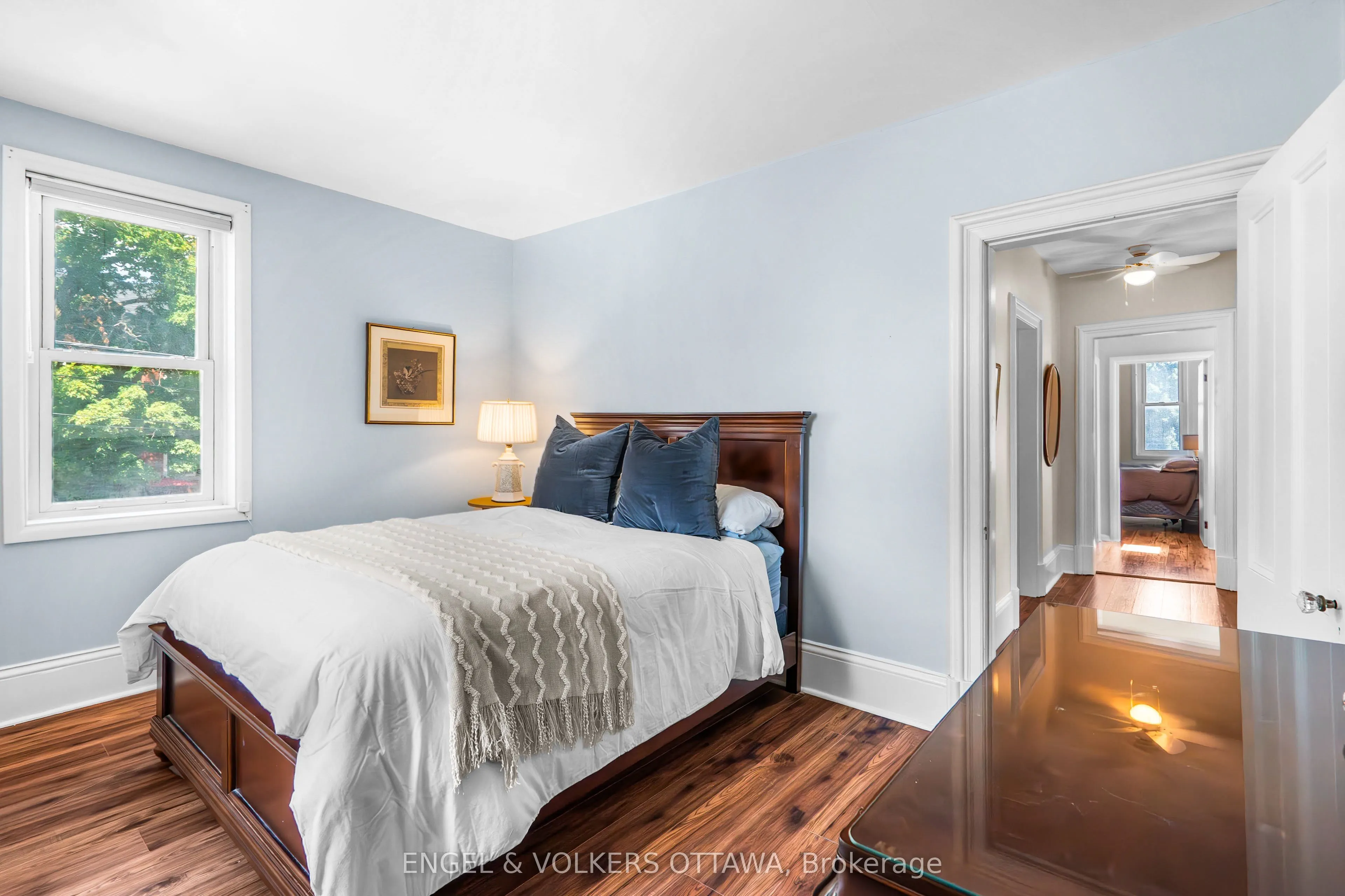 219 John Street N