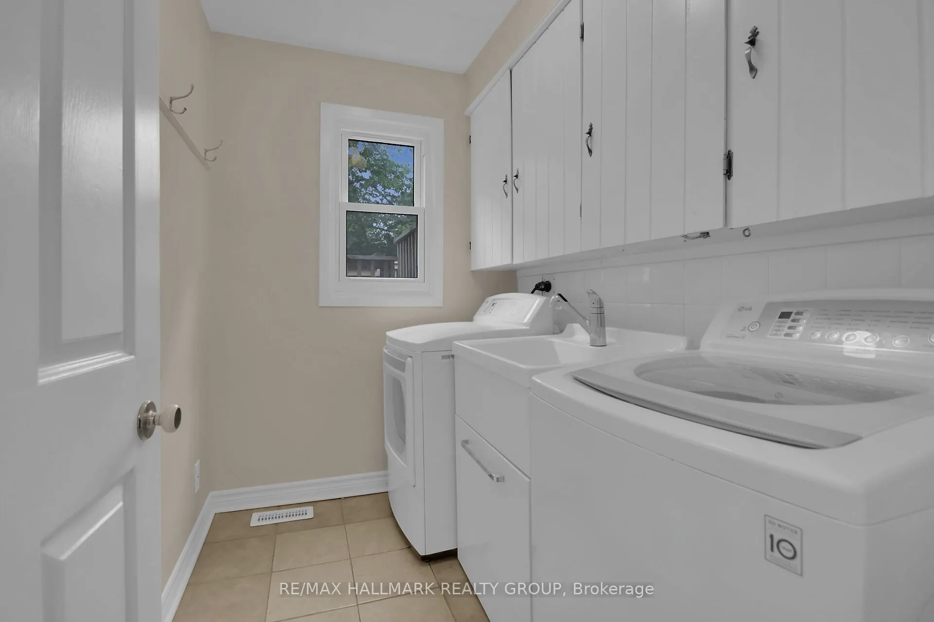 30 Brodeur Crescent