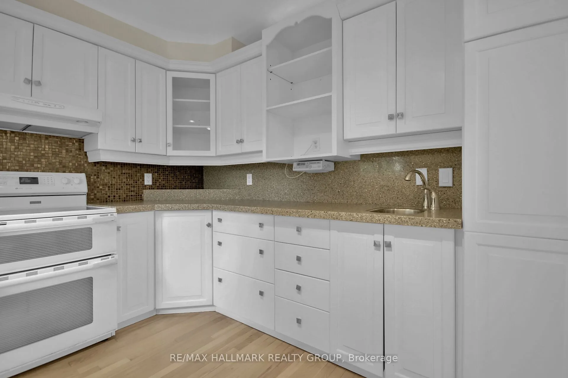 30 Brodeur Crescent