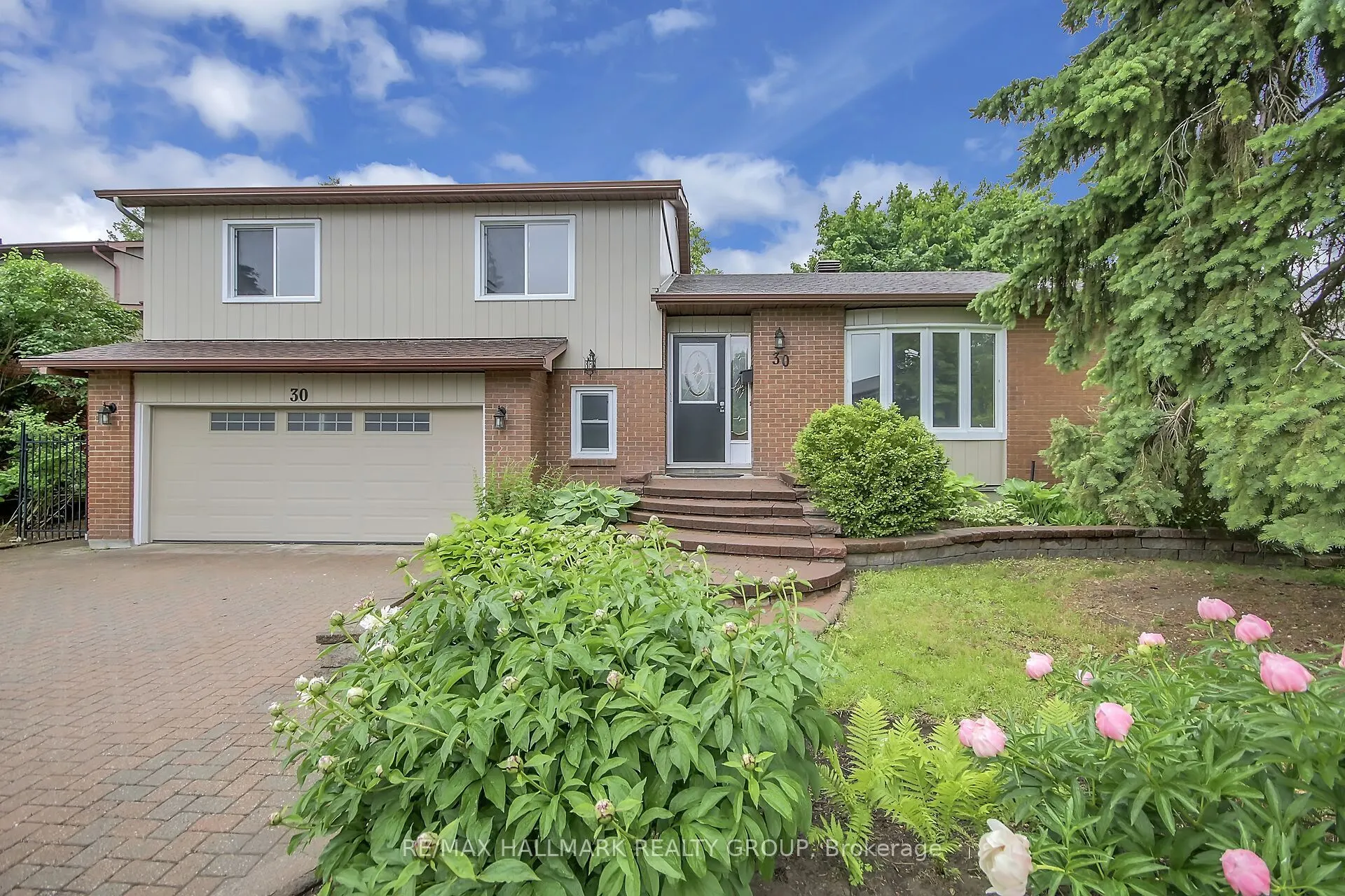 30 Brodeur Crescent