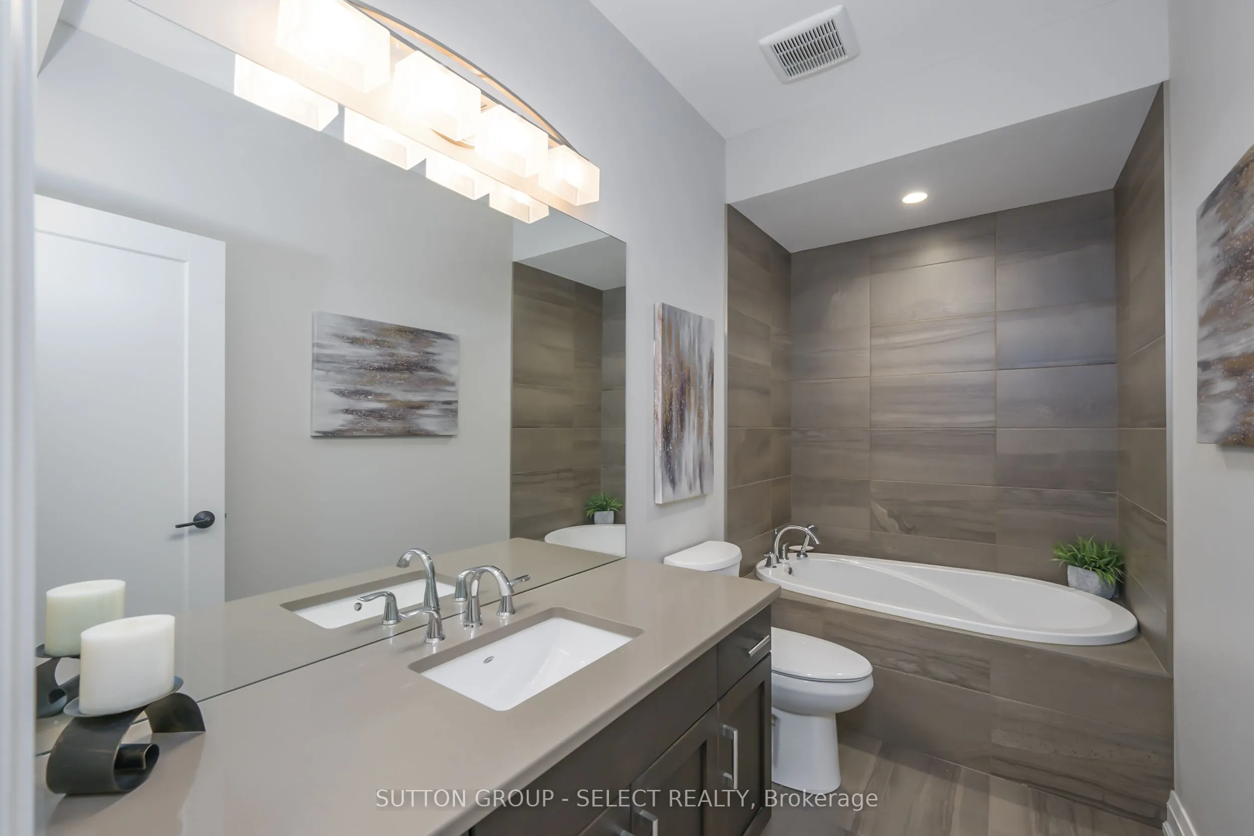 2290 Torrey Pines Way, #31