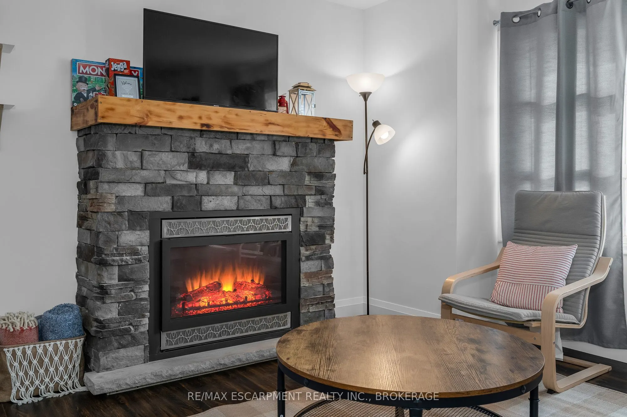 12 PARKVIEW Crescent, #Main