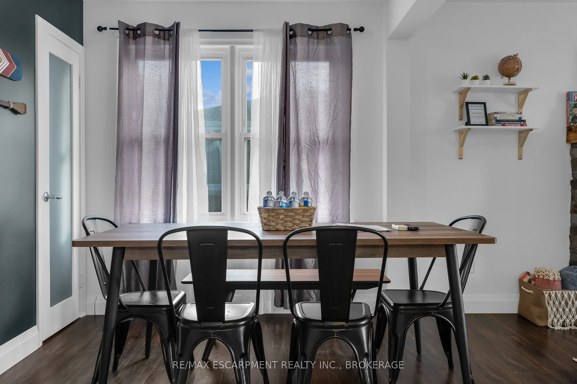 12 PARKVIEW Crescent, #Main