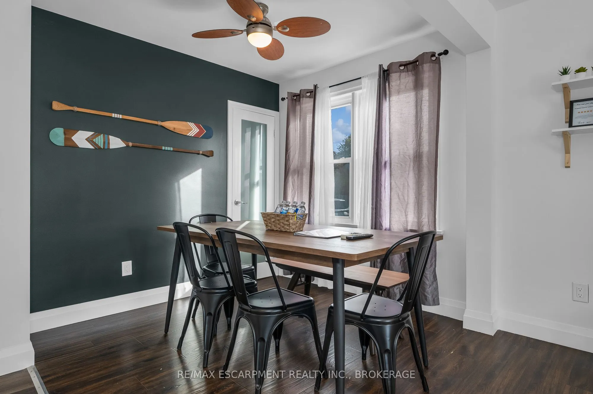 12 PARKVIEW Crescent, #Main