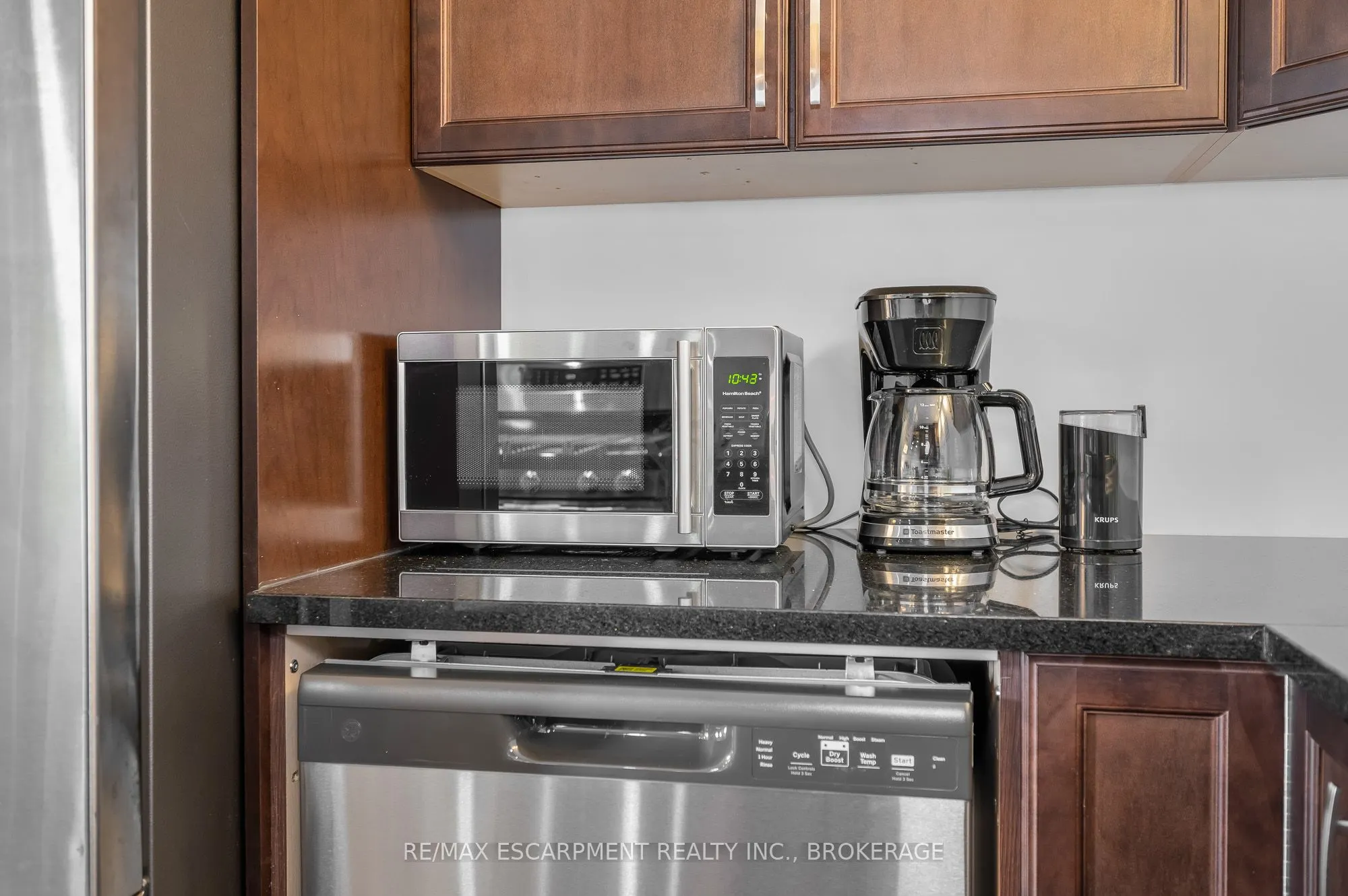12 PARKVIEW Crescent, #Main