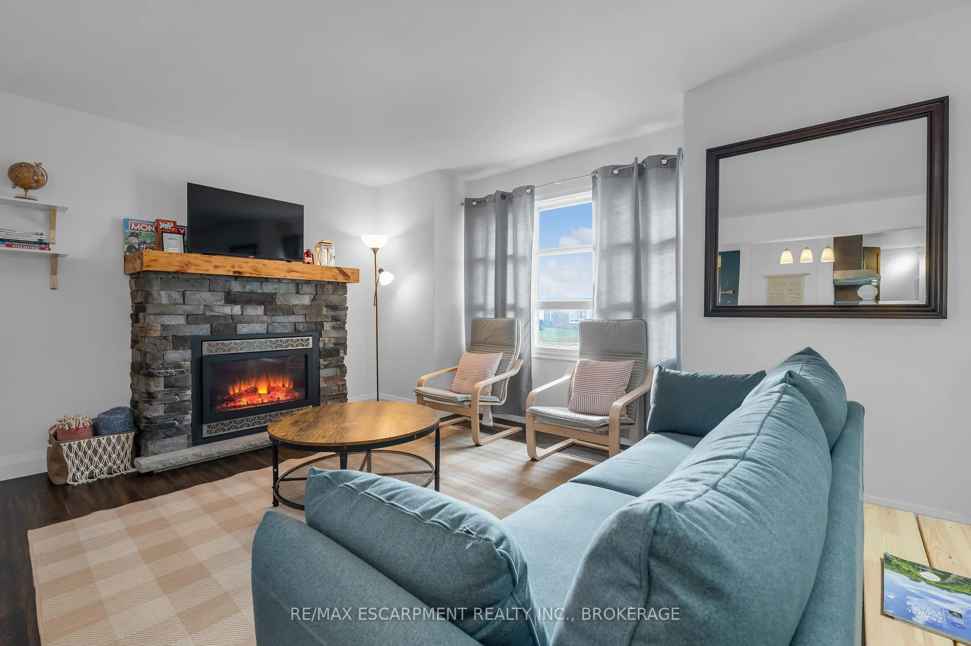 12 PARKVIEW Crescent, #Main