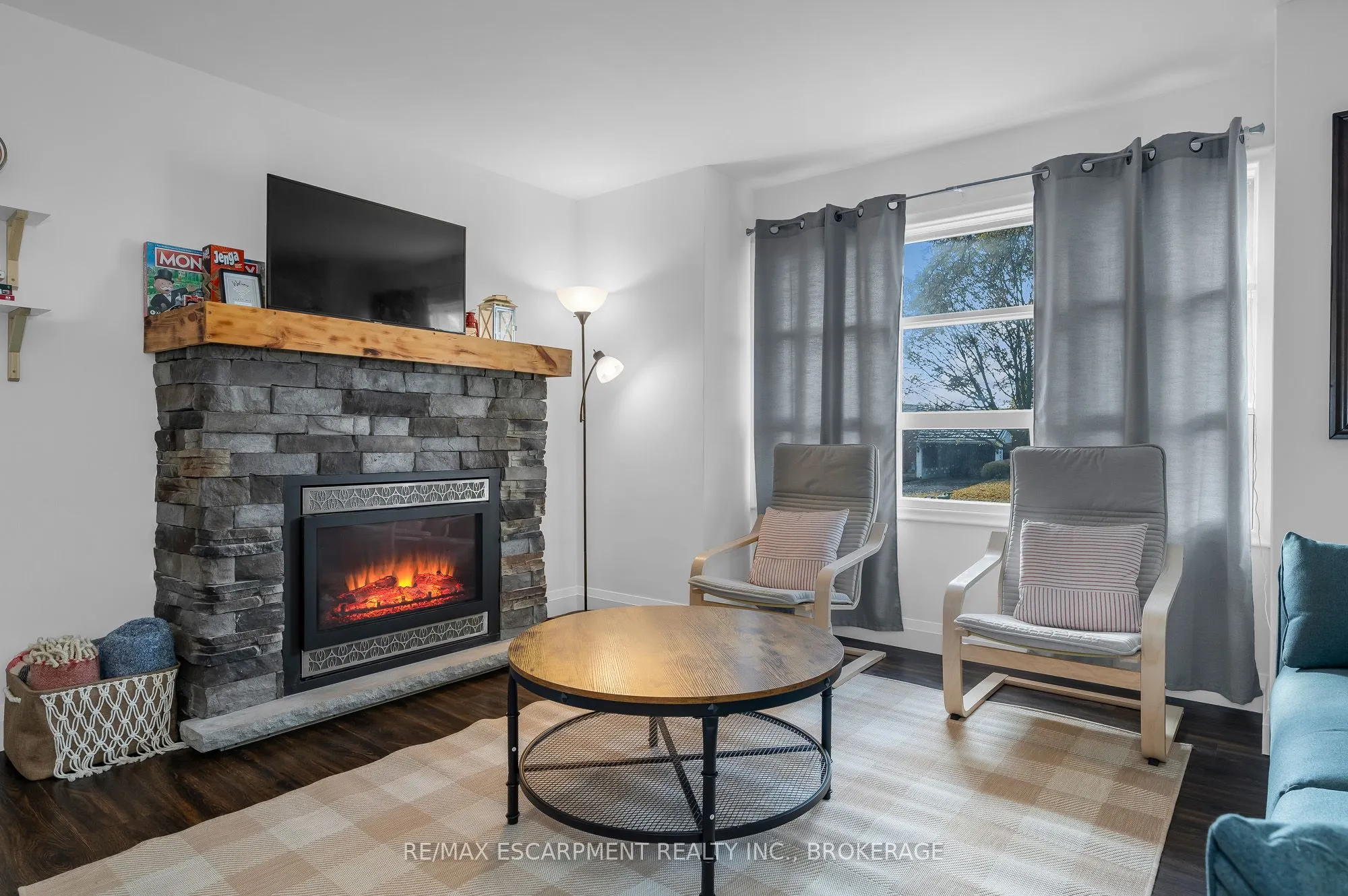 12 PARKVIEW Crescent, #Main