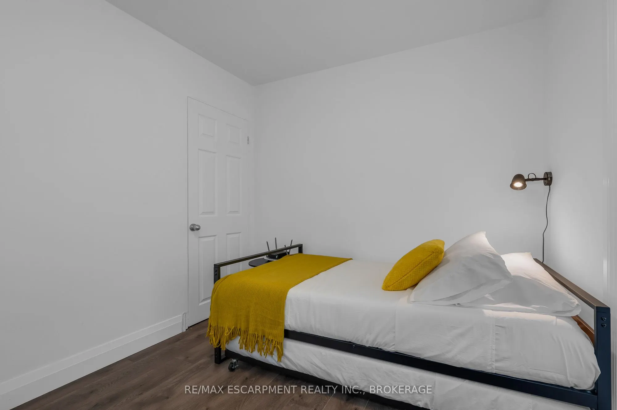 12 PARKVIEW Crescent, #Main