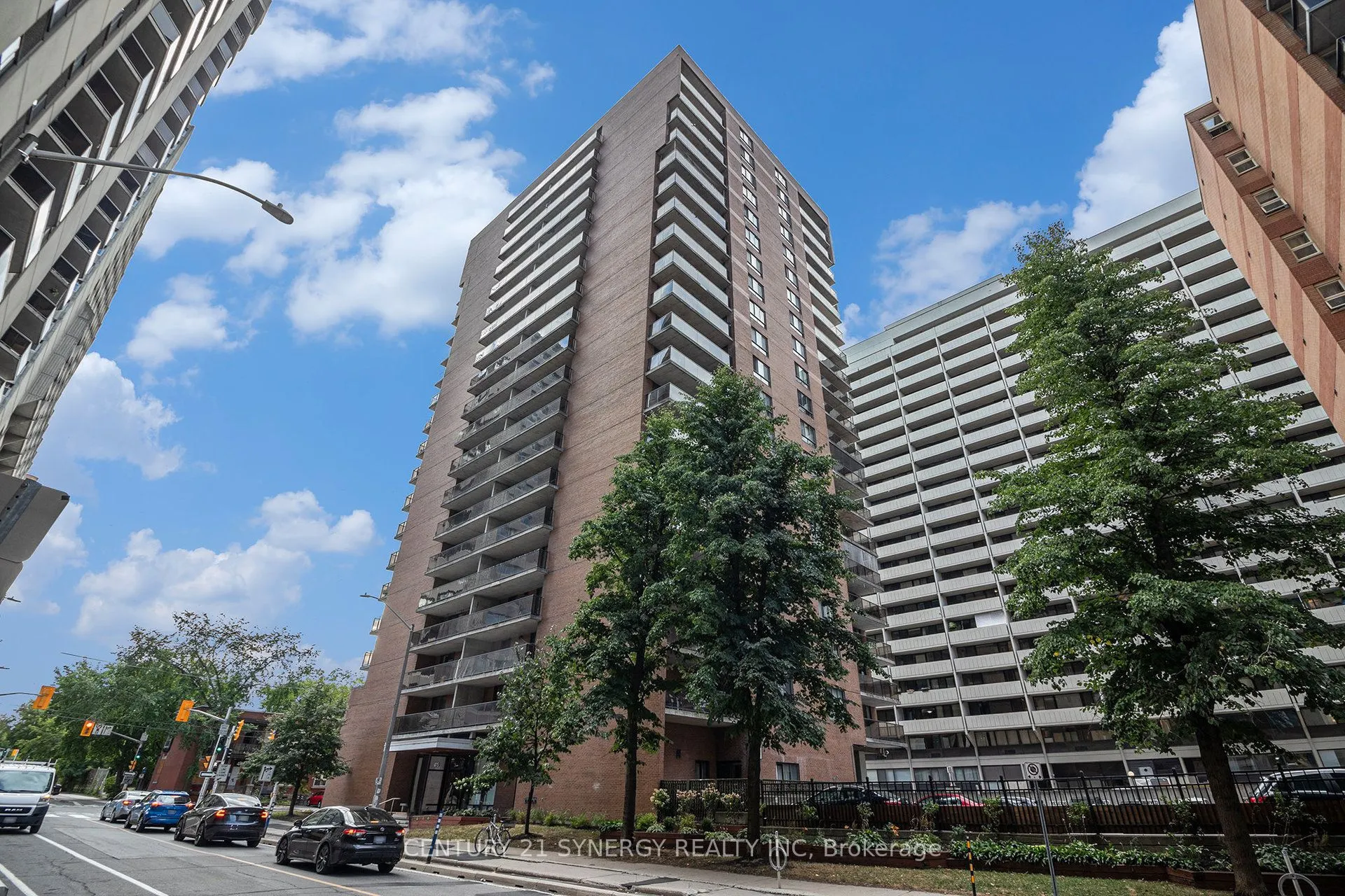 475 Laurier Avenue W, #306