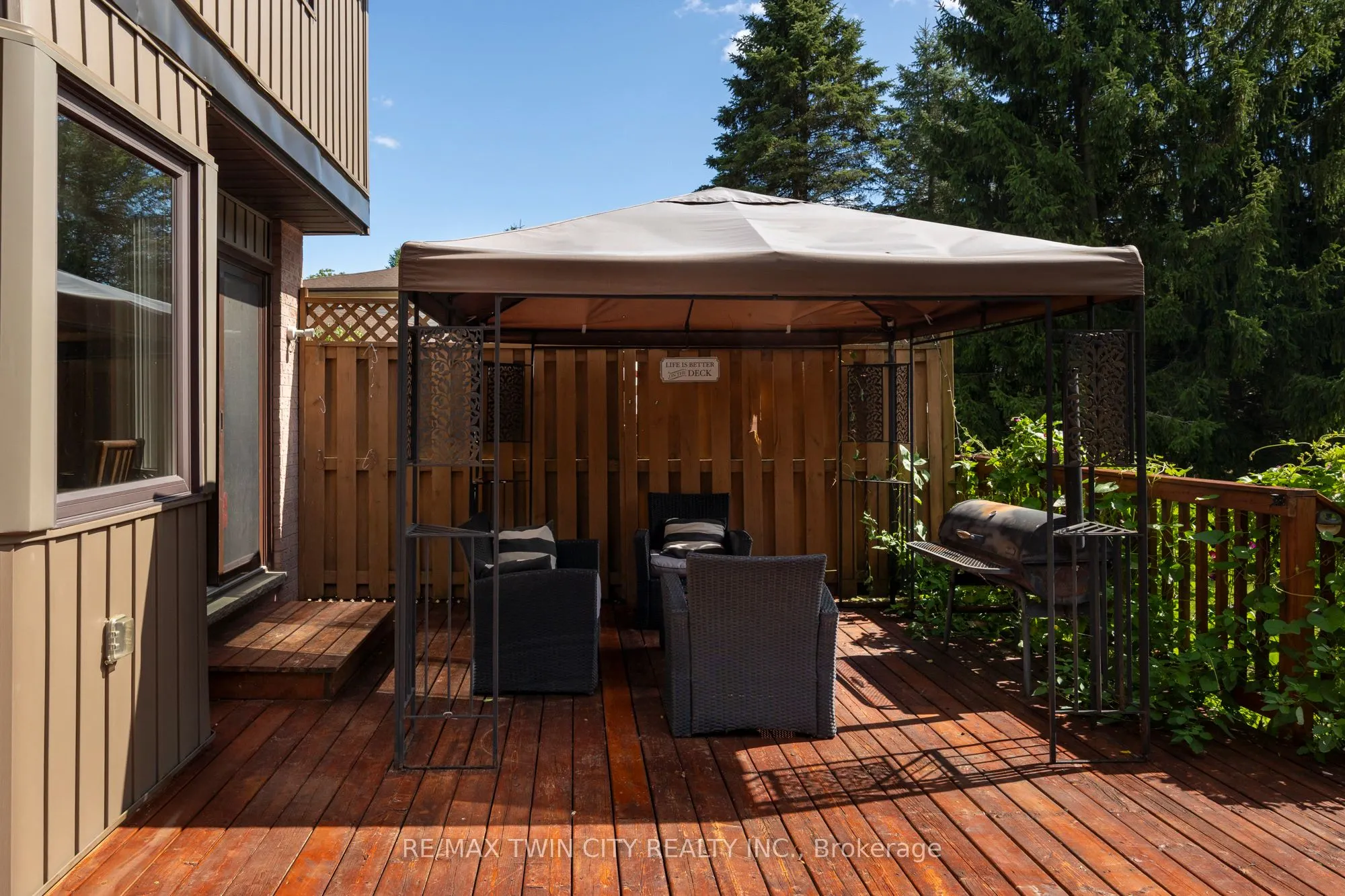 6 BANNISTER Street