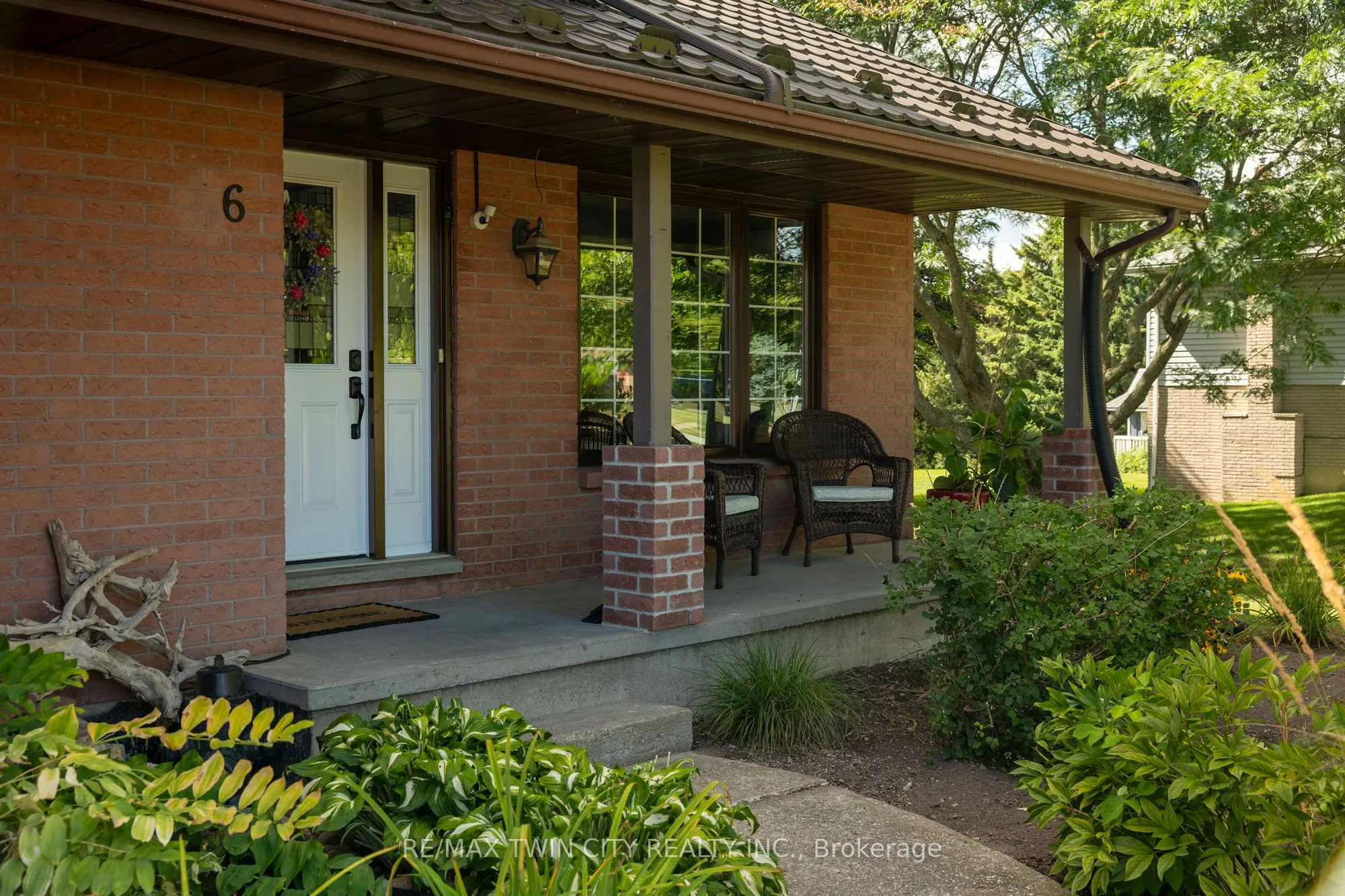6 BANNISTER Street