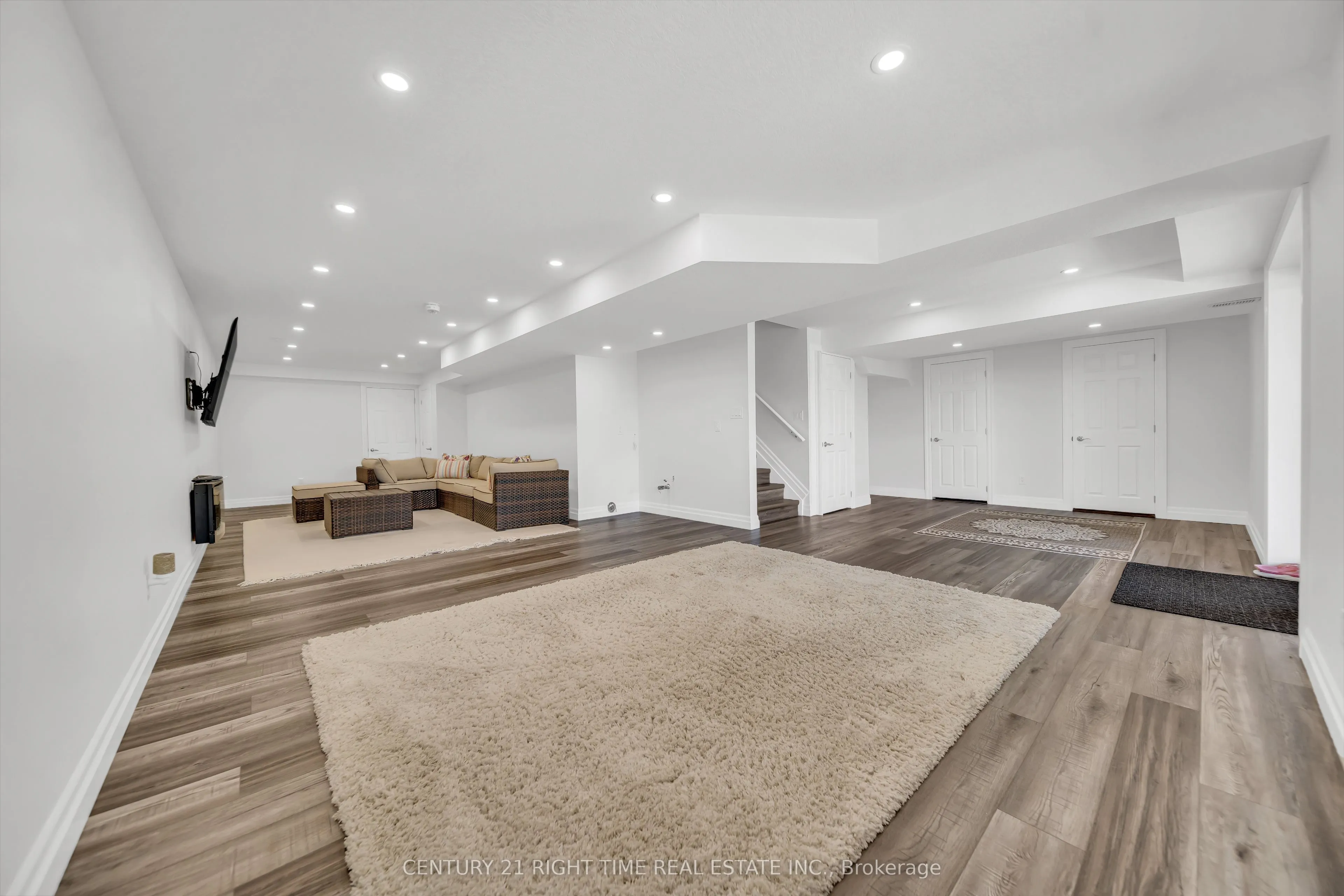 50 HORSESHOE Crescent