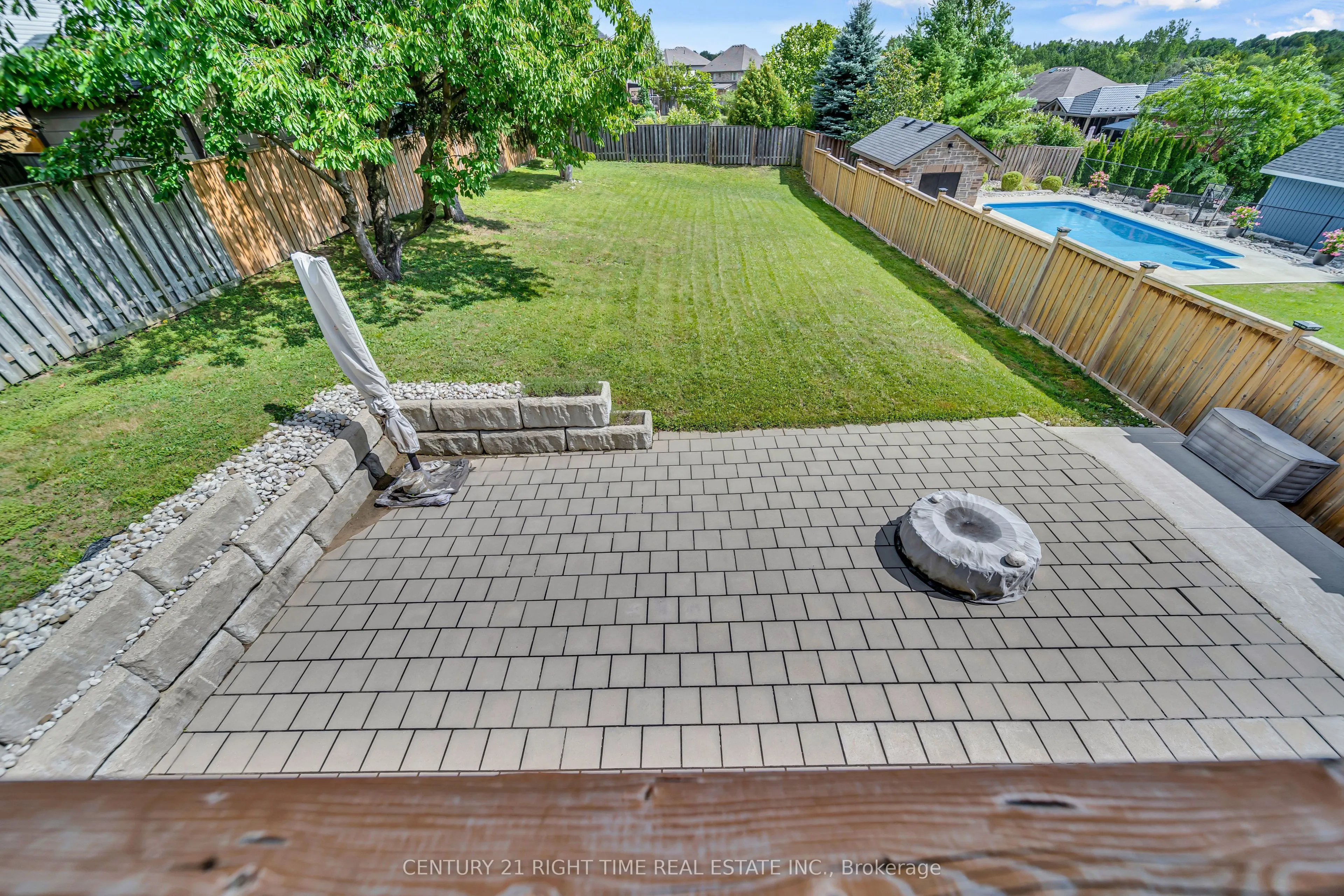 50 HORSESHOE Crescent