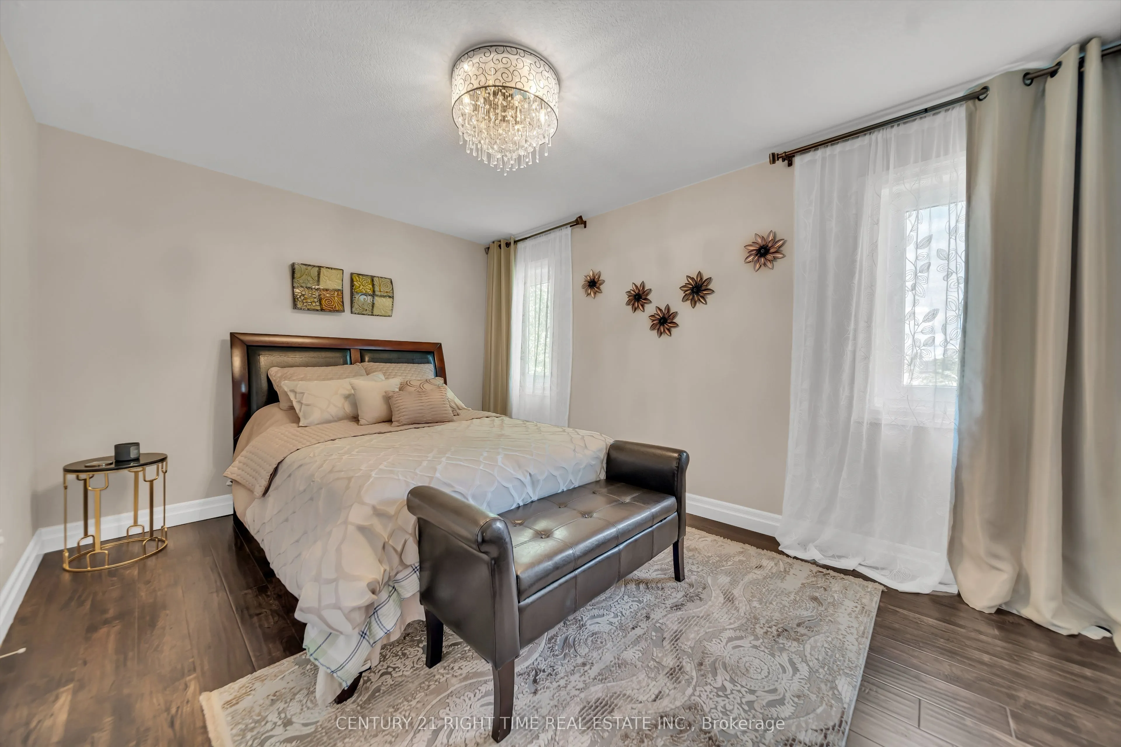 50 HORSESHOE Crescent