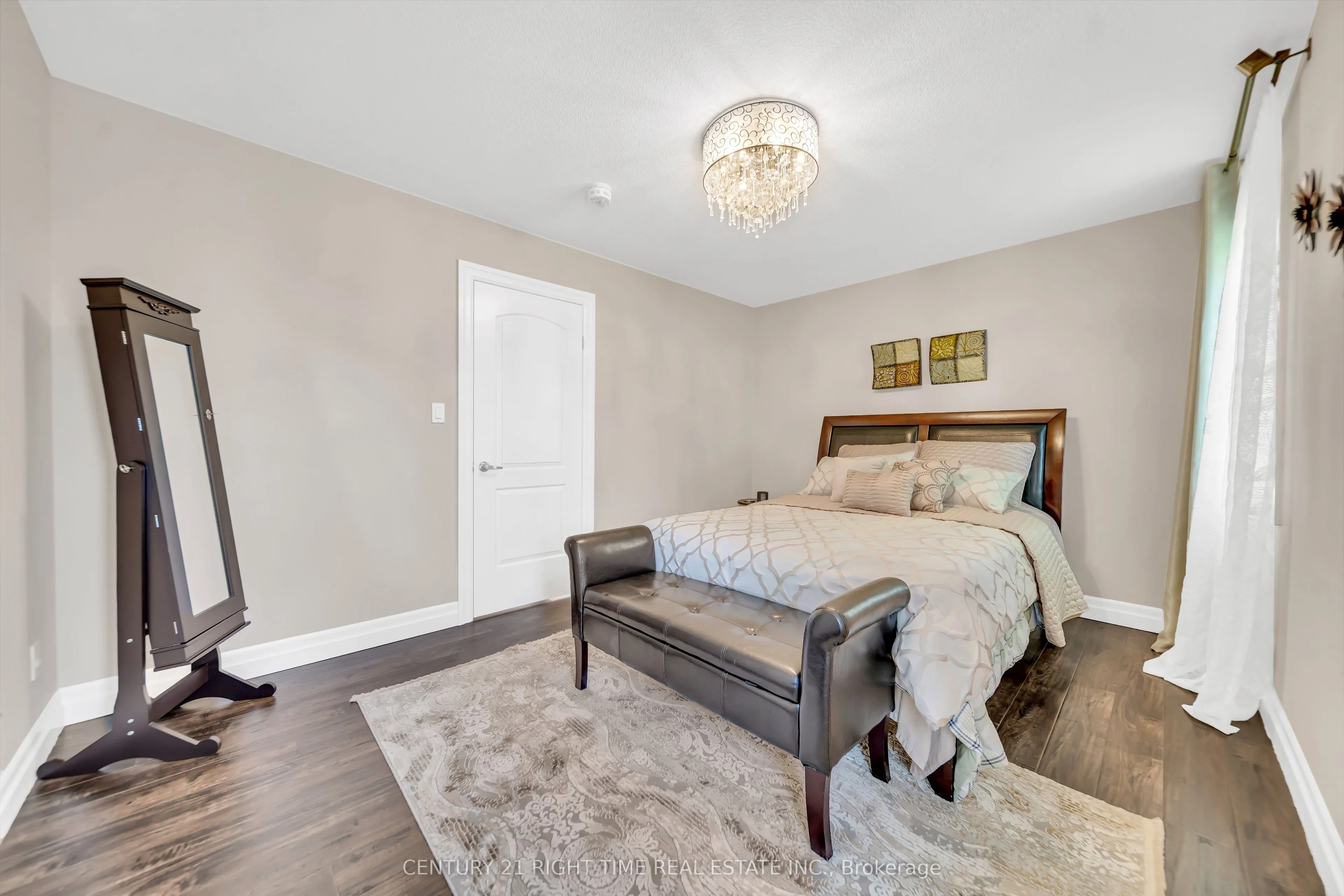 50 HORSESHOE Crescent
